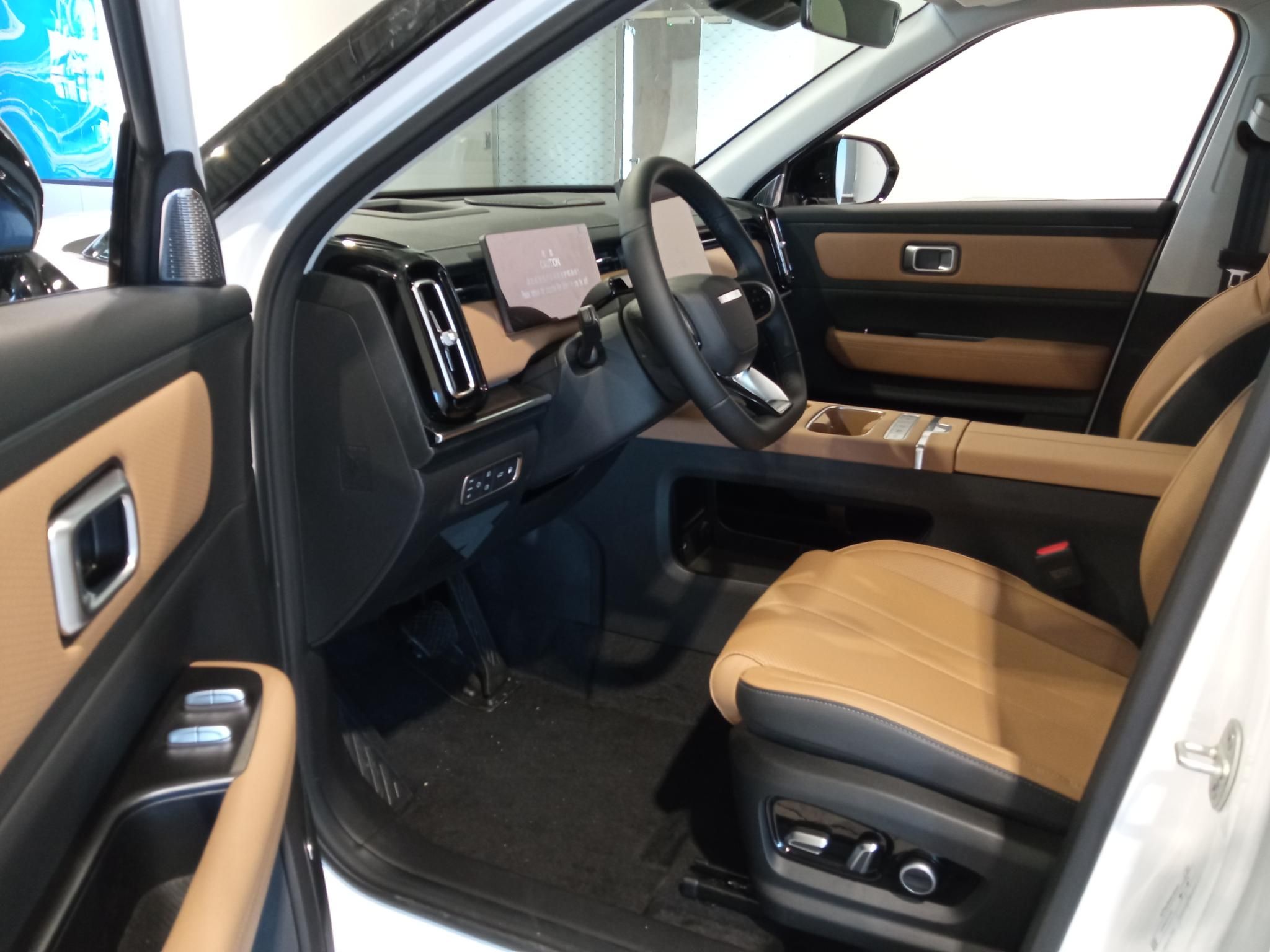 JAECOO JAECOO 7 J7 1.5 TGDI PHEV Exclusive DHT Készletről! Több színben! Akár 1.99 %-os kamat! 7 év vagy 150 000 km garancia! - 8. kép