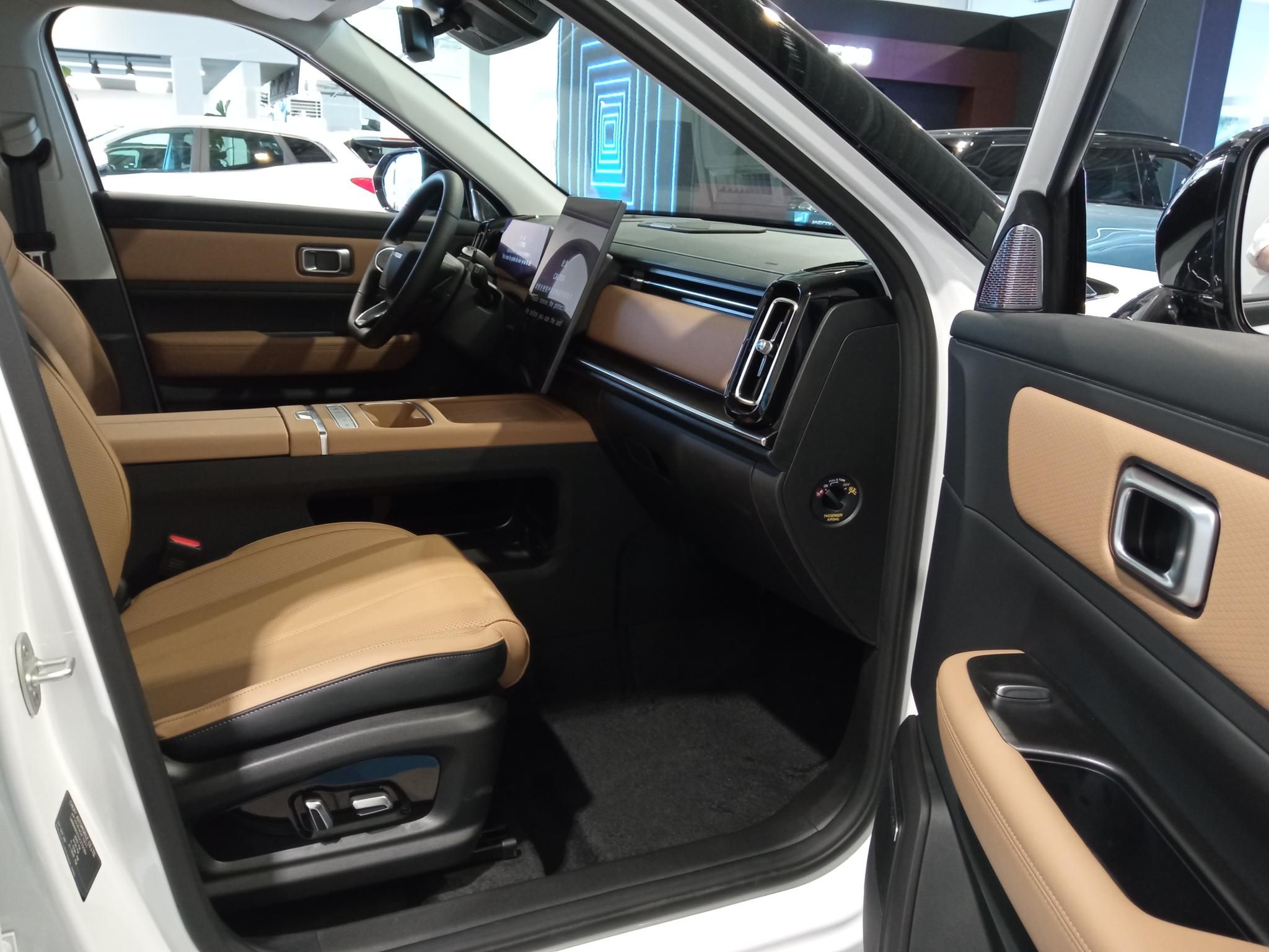 JAECOO JAECOO 7 J7 1.5 TGDI PHEV Exclusive DHT Készletről! Több színben! Akár 1.99 %-os kamat! 7 év vagy 150 000 km garancia! - 10. kép