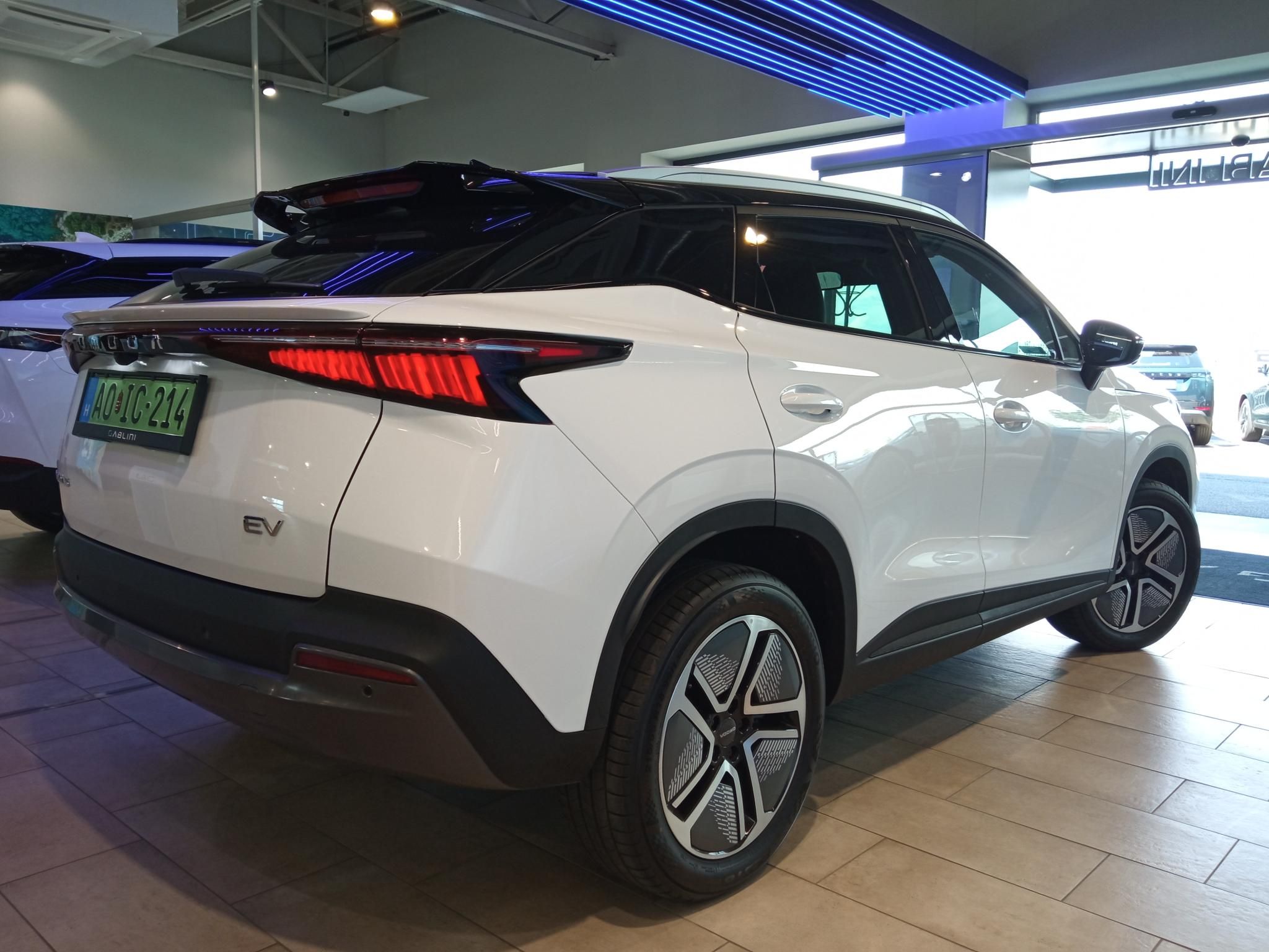OMODA OMODA E5 5 EV Planet Earth 61 kWh (Automata) Teszt/demo autó! Téli-nyári gumiabroncs garnitúrával! - 4. kép