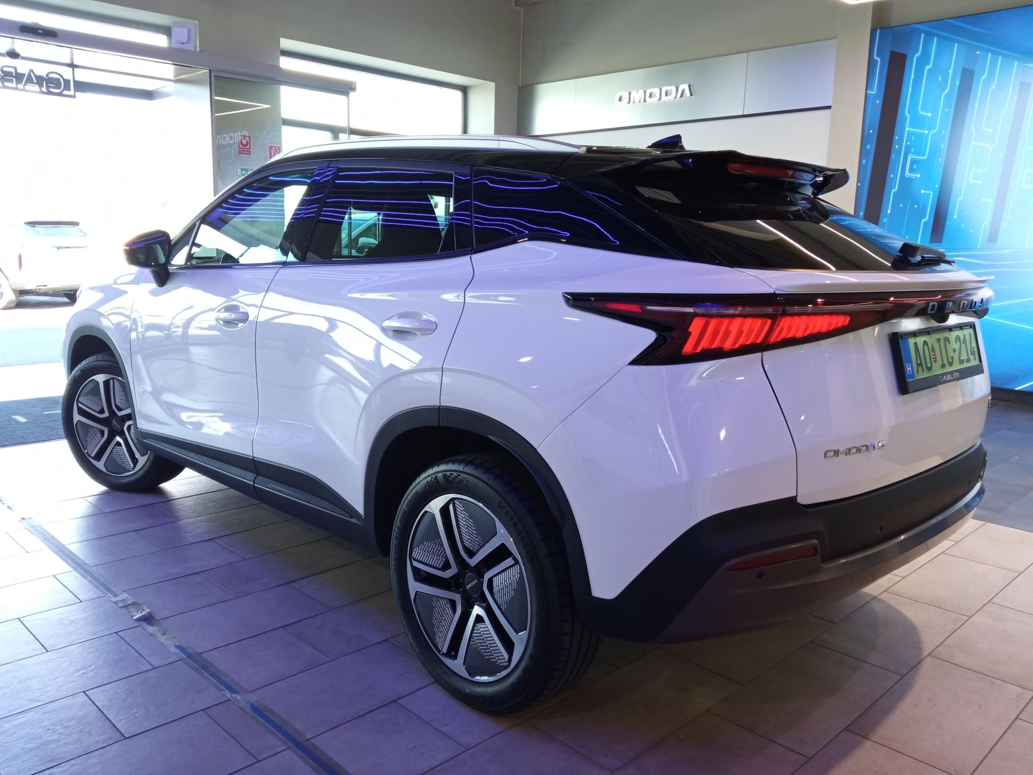 OMODA OMODA E5 5 EV Planet Earth 61 kWh (Automata) Teszt/demo autó! Téli-nyári gumiabroncs garnitúrával! - 6. kép
