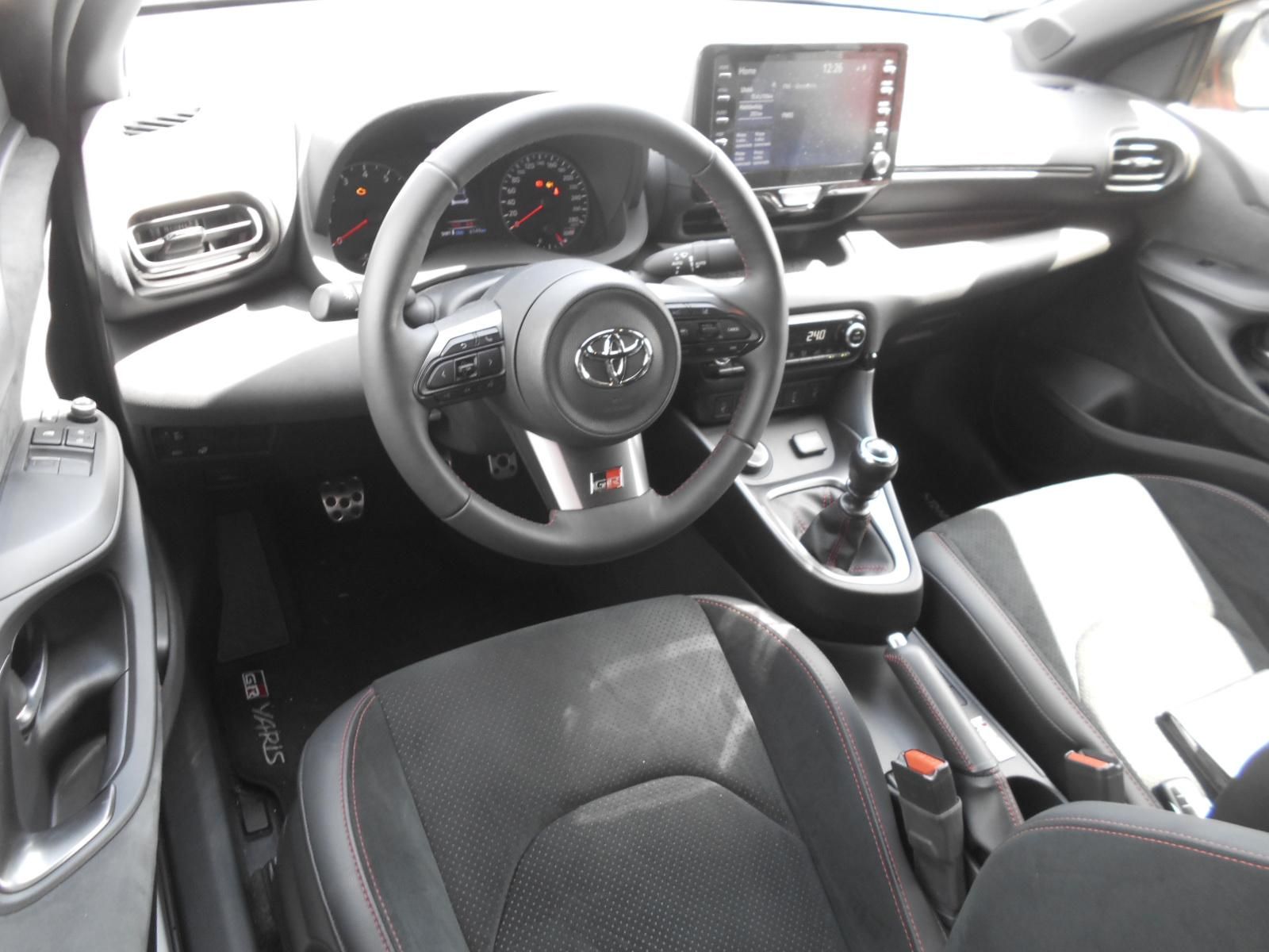 TOYOTA YARIS 1.6 VVT-i GR Sport 4WD