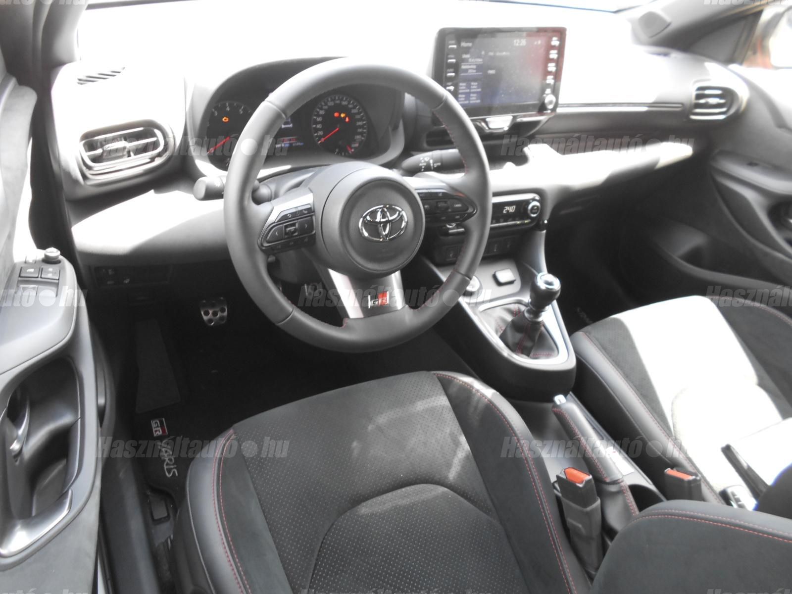 TOYOTA YARIS 1.6 VVT-i GR Sport 4WD