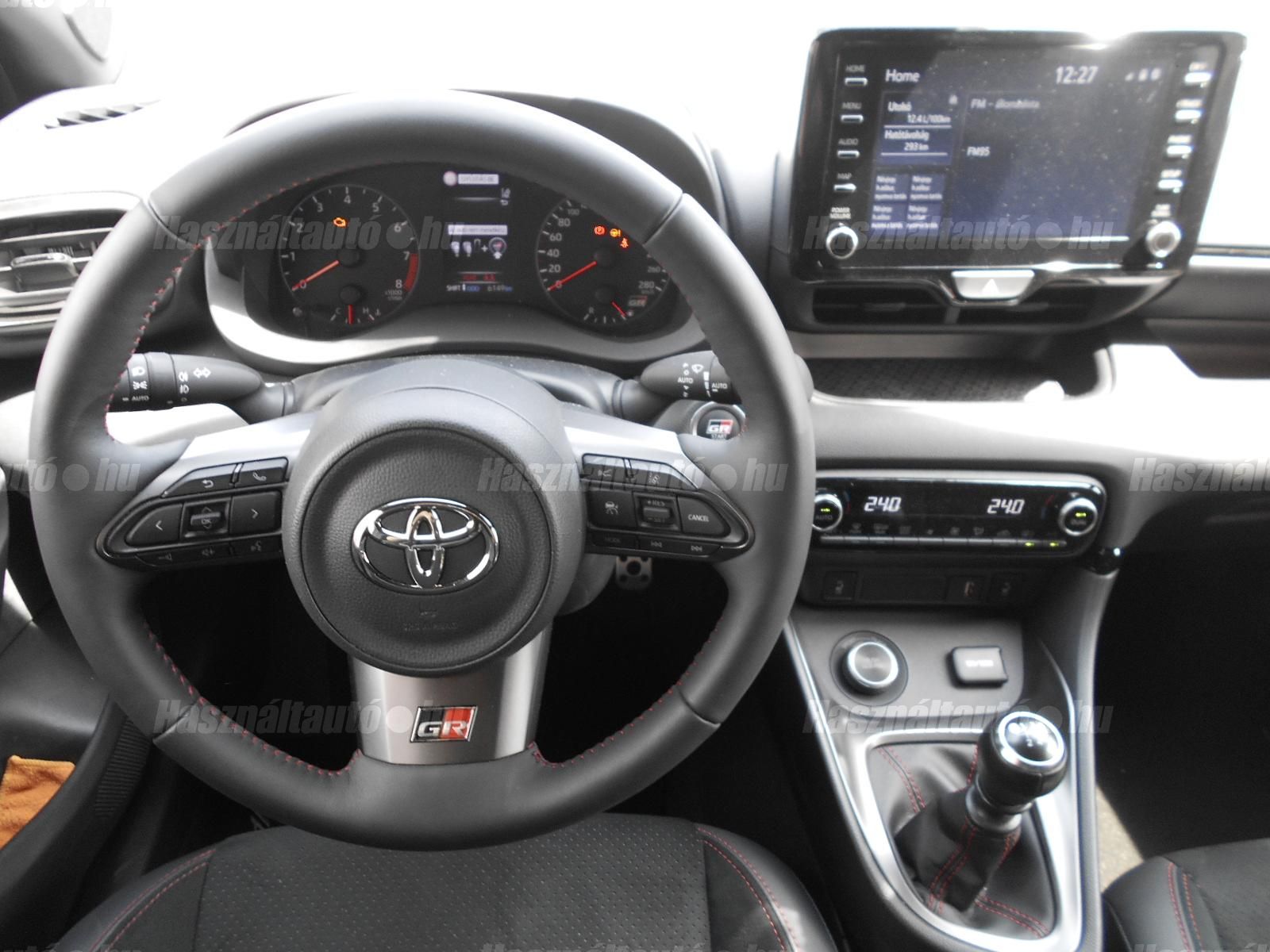 TOYOTA YARIS 1.6 VVT-i GR Sport 4WD