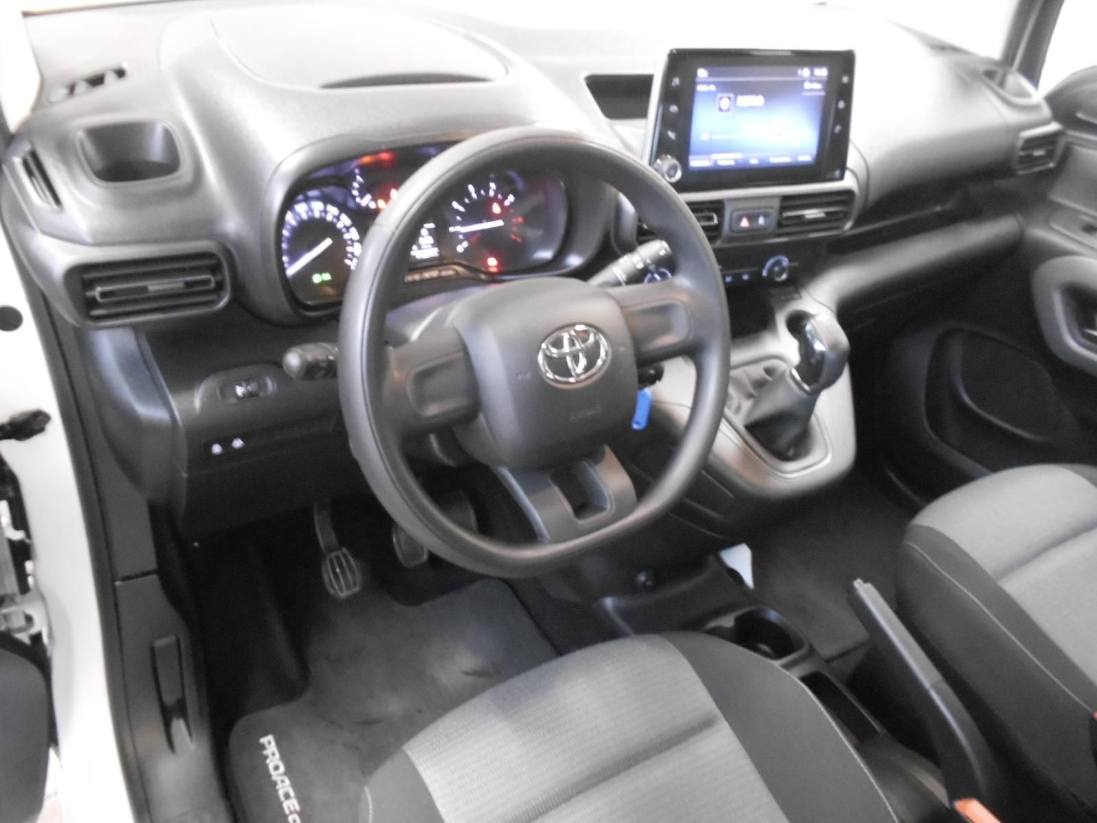 TOYOTA PROACE City Verso 1.5D Shuttle L1H1 MT5