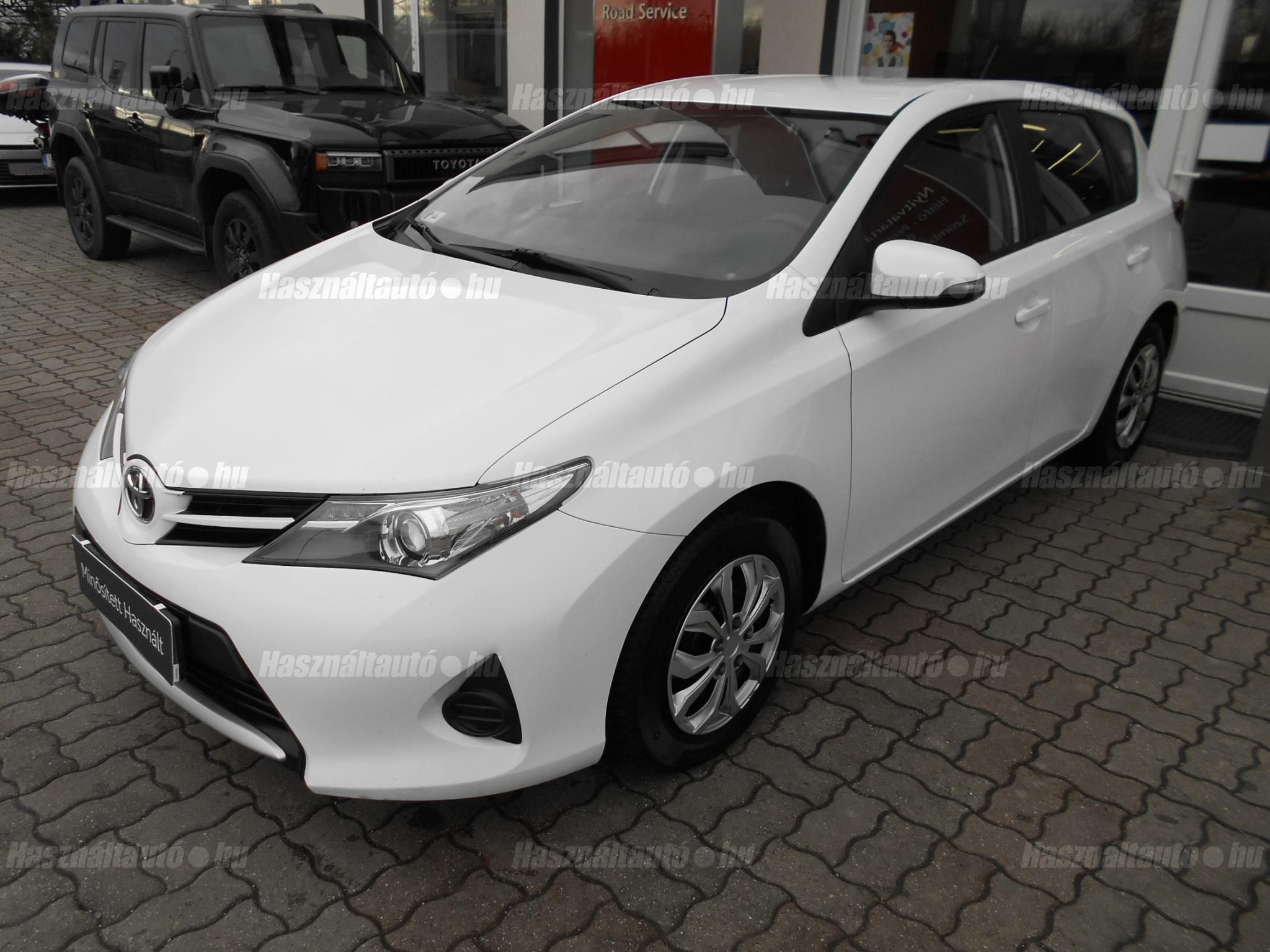 TOYOTA AURIS 1.4 D-4D Live