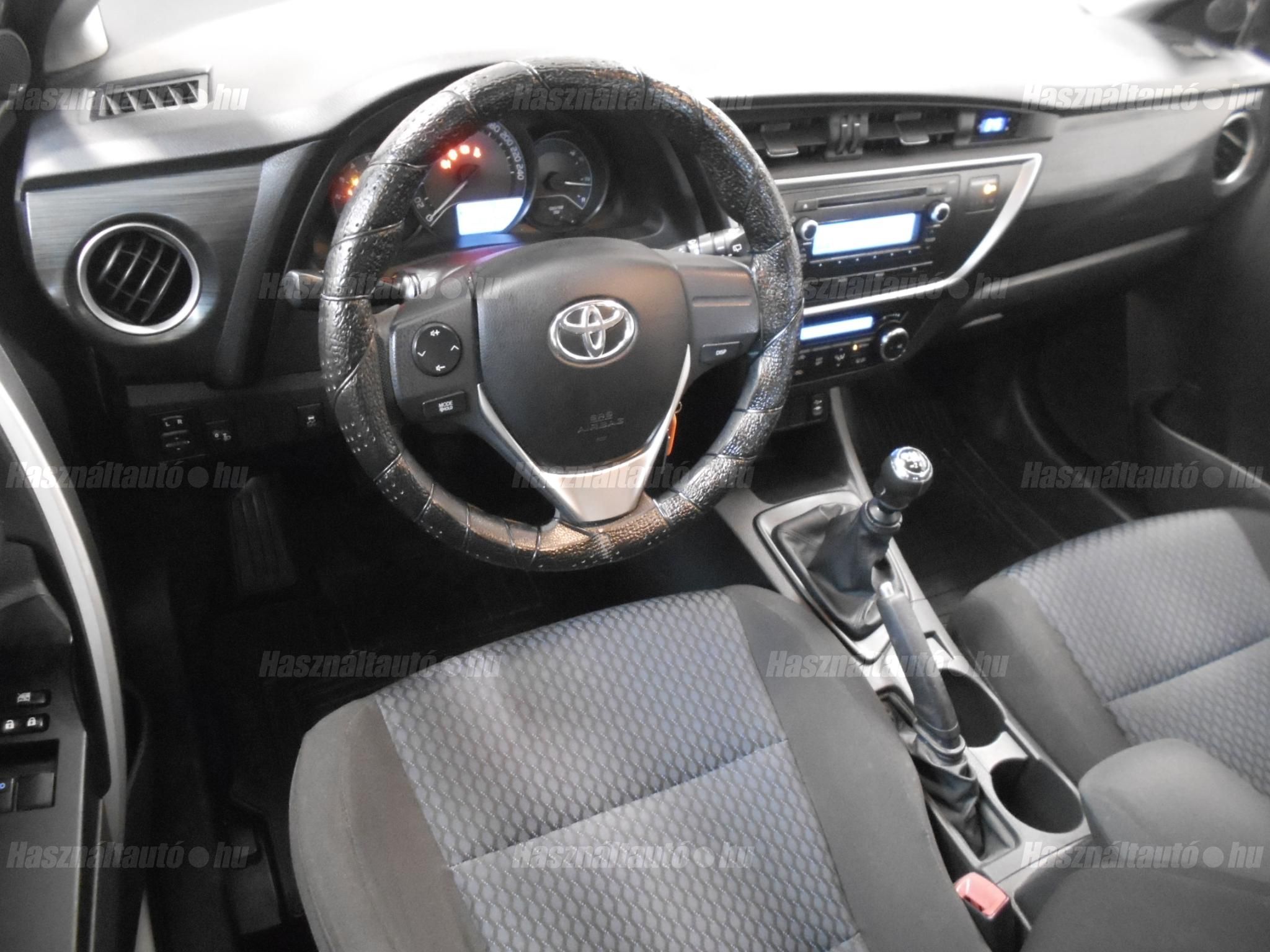 TOYOTA AURIS 1.4 D-4D Live
