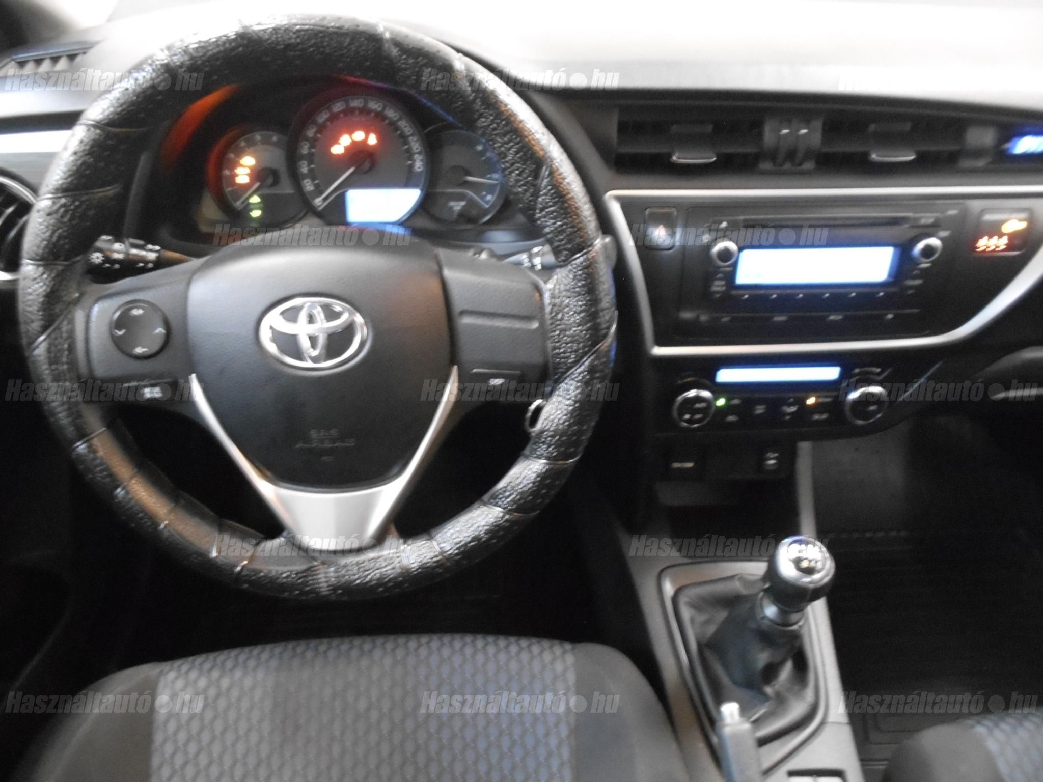 TOYOTA AURIS 1.4 D-4D Live