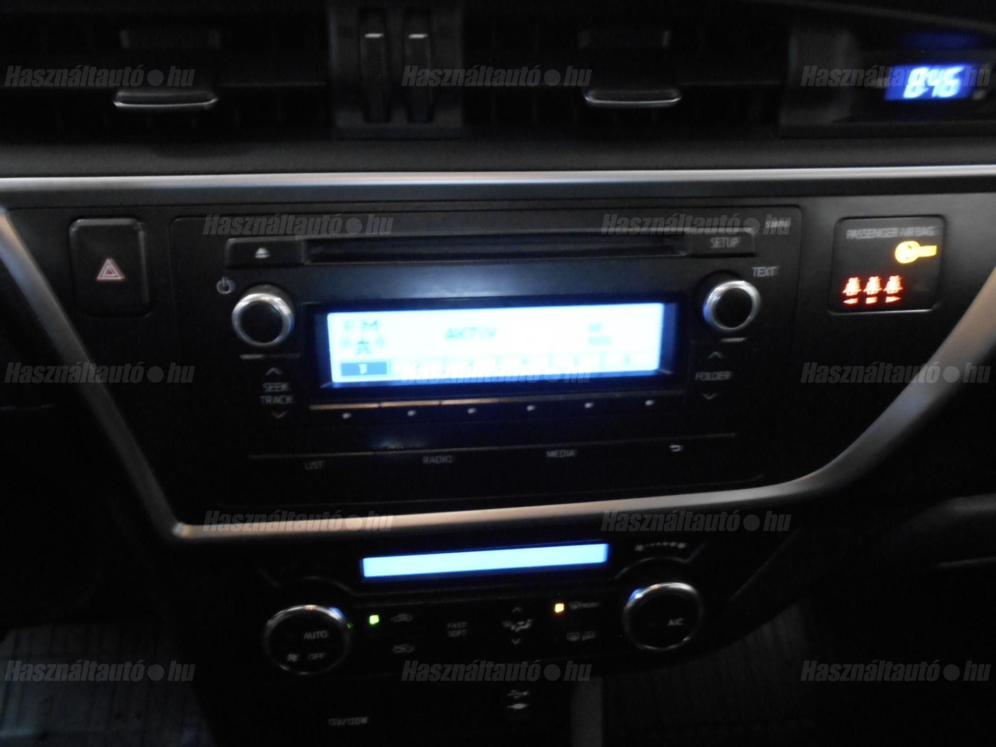 TOYOTA AURIS 1.4 D-4D Live