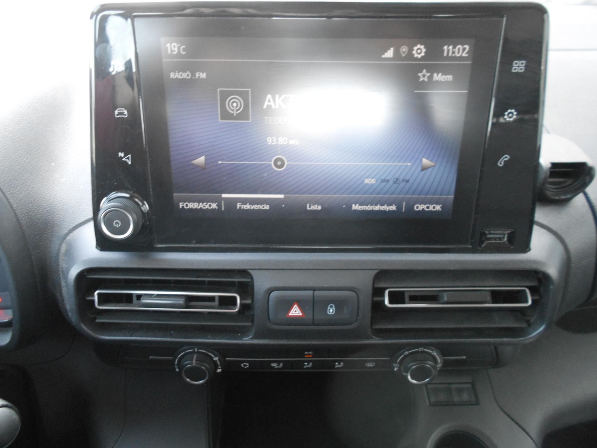 TOYOTA PROACE City Verso 1.2T Shuttle L2H1 [7 személy]