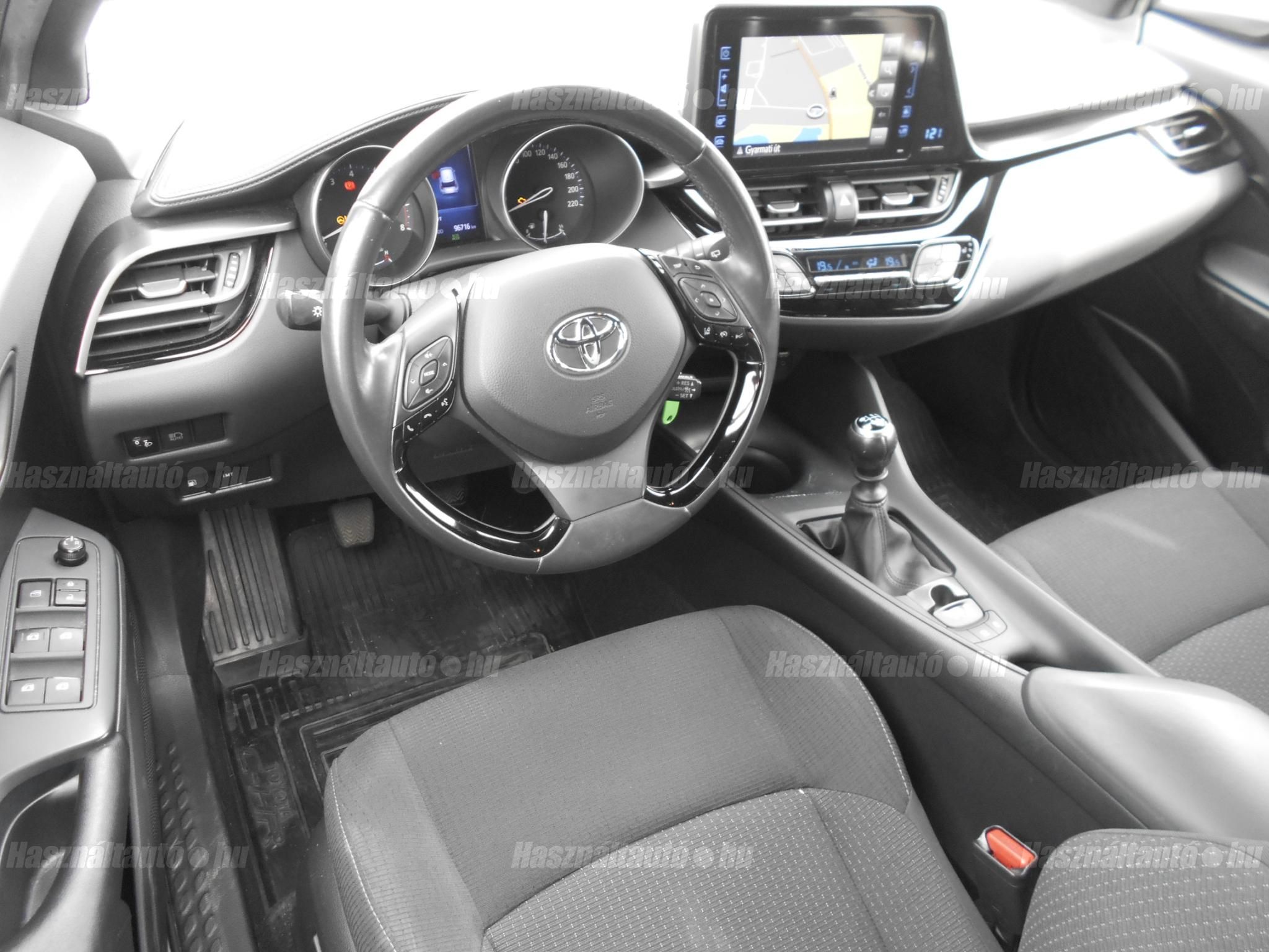 TOYOTA C-HR 1.2T Active (ülésfűtéssel)