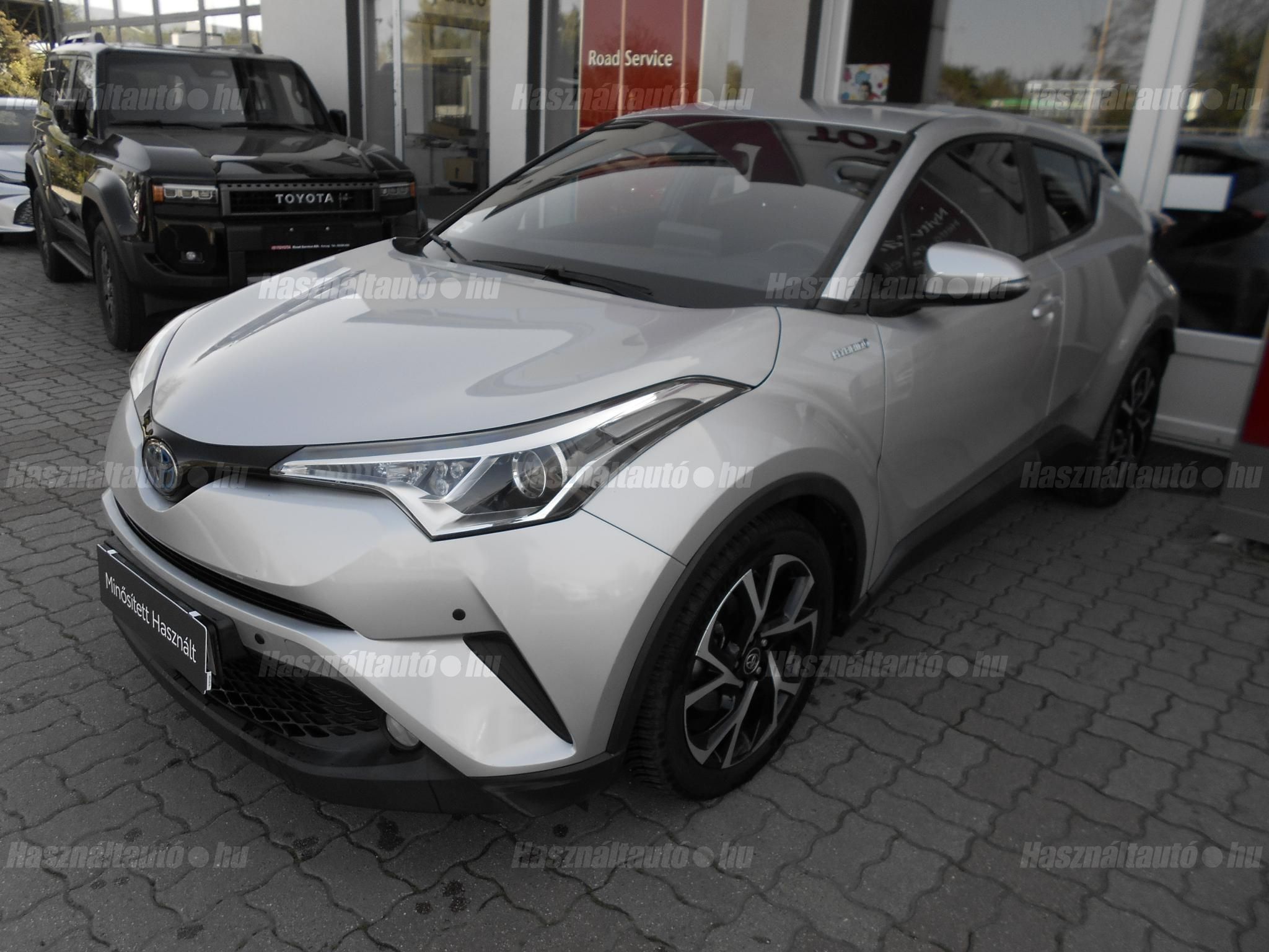 TOYOTA C-HR 1.8 Hybrid Active (ülésfűtéssel) e-CVT