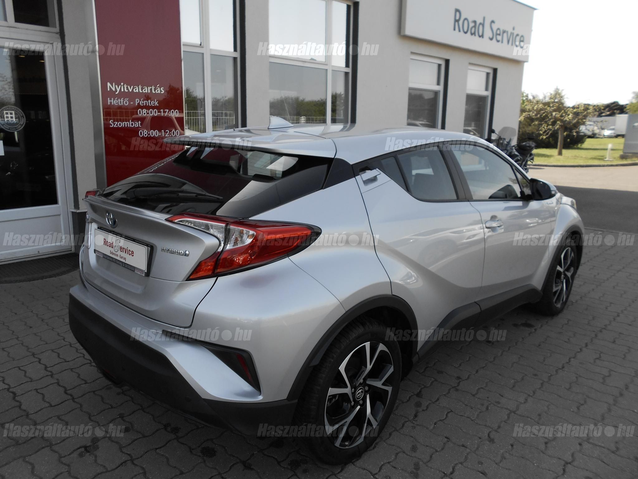 TOYOTA C-HR 1.8 Hybrid Active (ülésfűtéssel) e-CVT