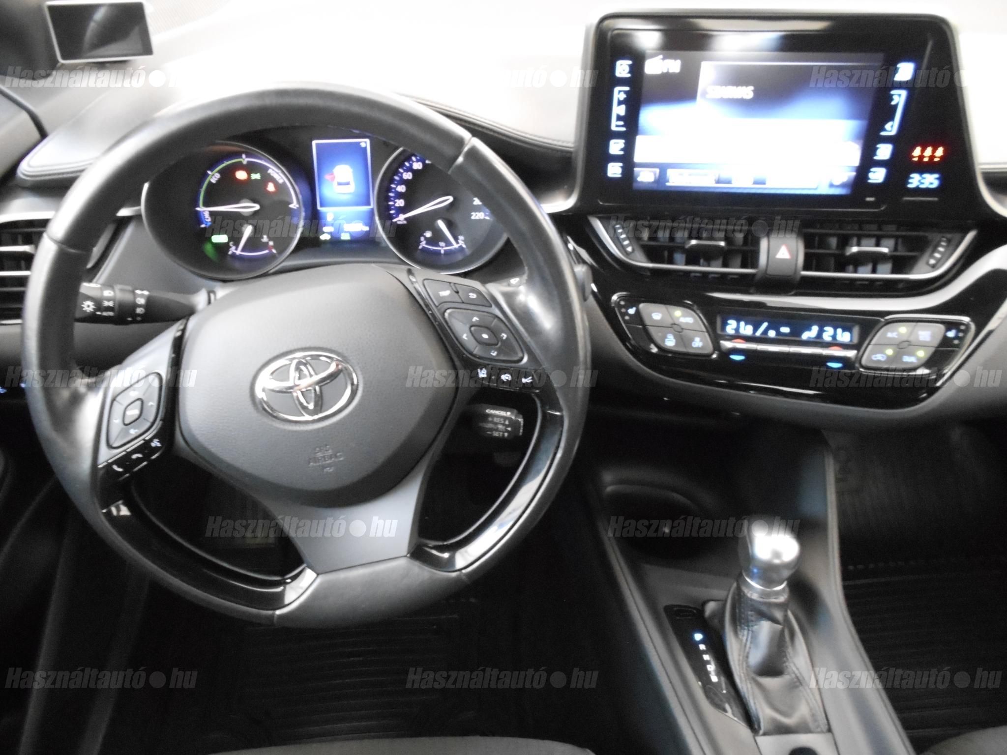 TOYOTA C-HR 1.8 Hybrid Active (ülésfűtéssel) e-CVT