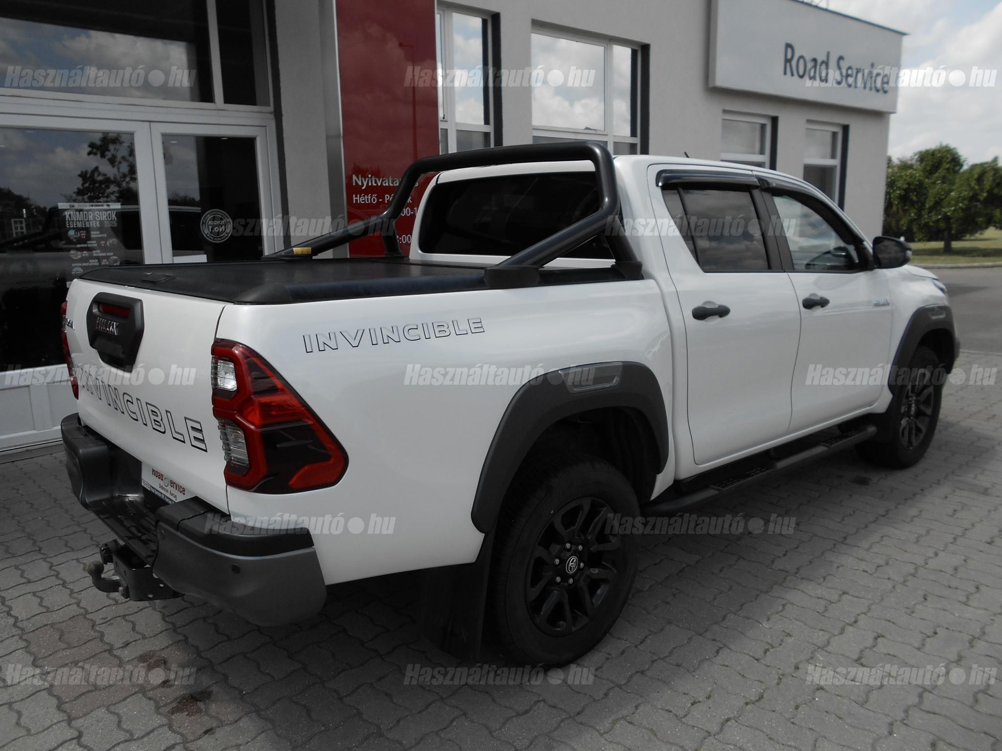 TOYOTA HI LUX Hilux 2.8 D-4D 4x4 Double Invincible (Automata)
