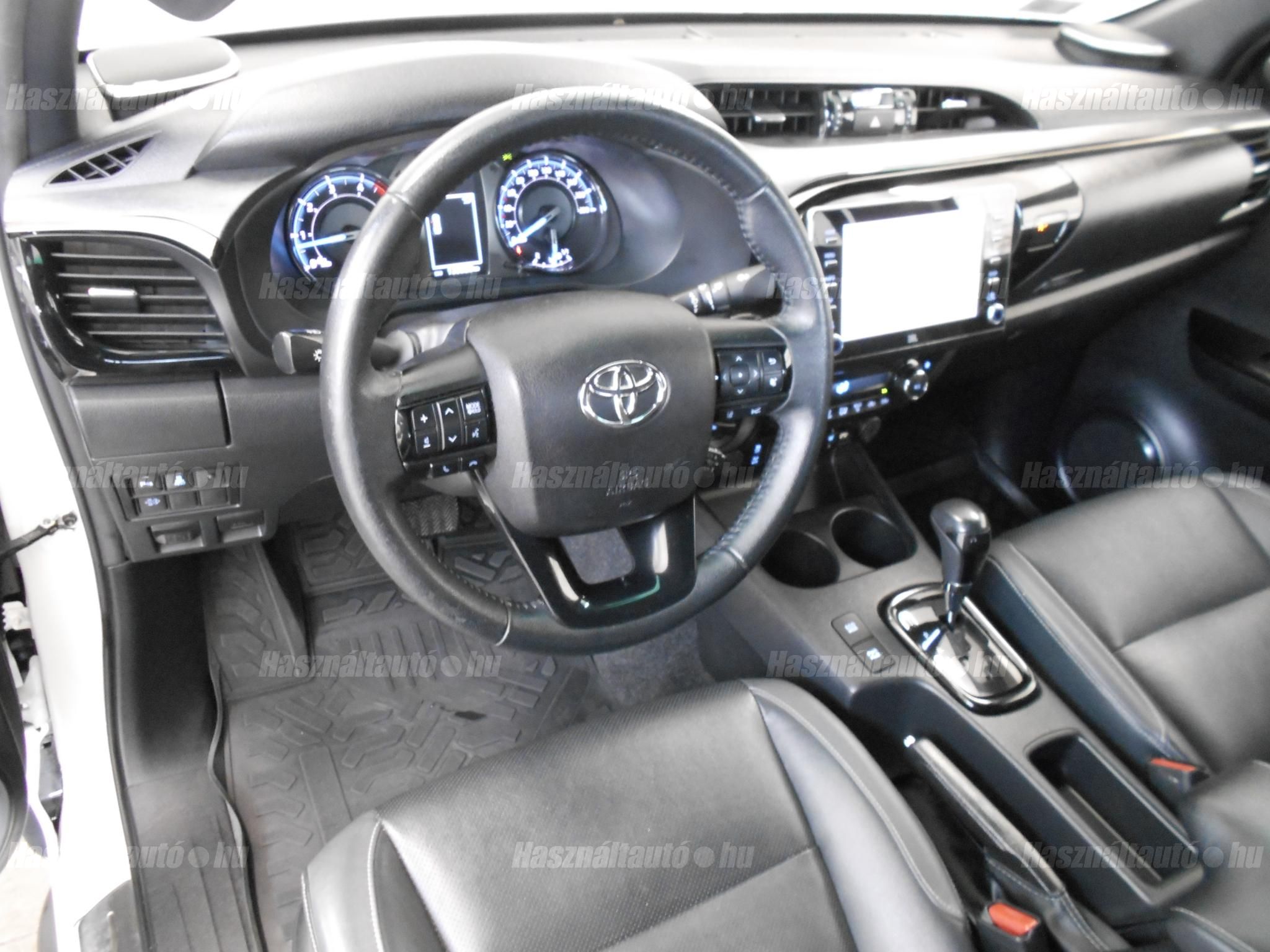 TOYOTA HI LUX Hilux 2.8 D-4D 4x4 Double Invincible (Automata)