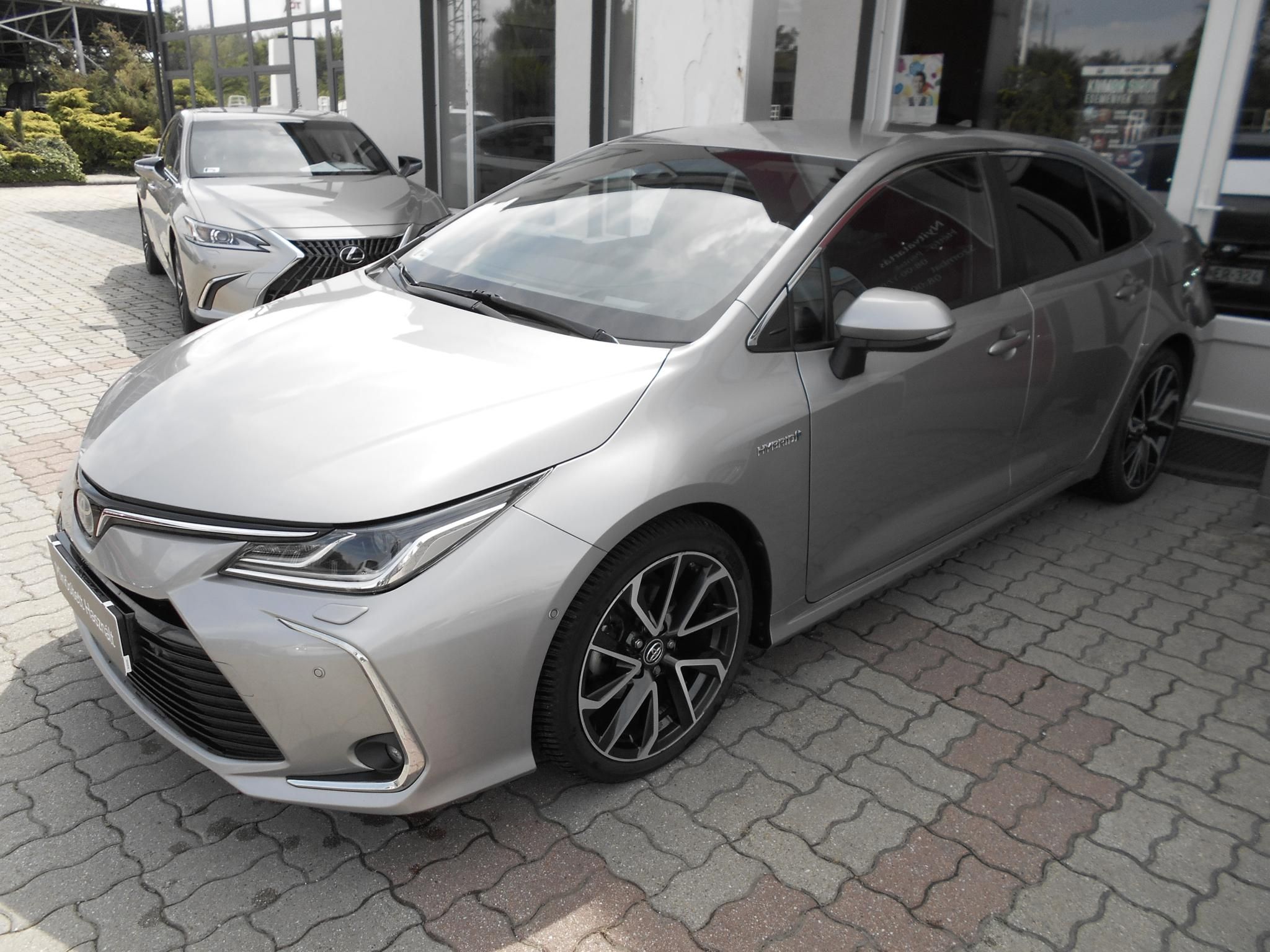 TOYOTA COROLLA Sedan 1.8 Hybrid Executive e-CVT