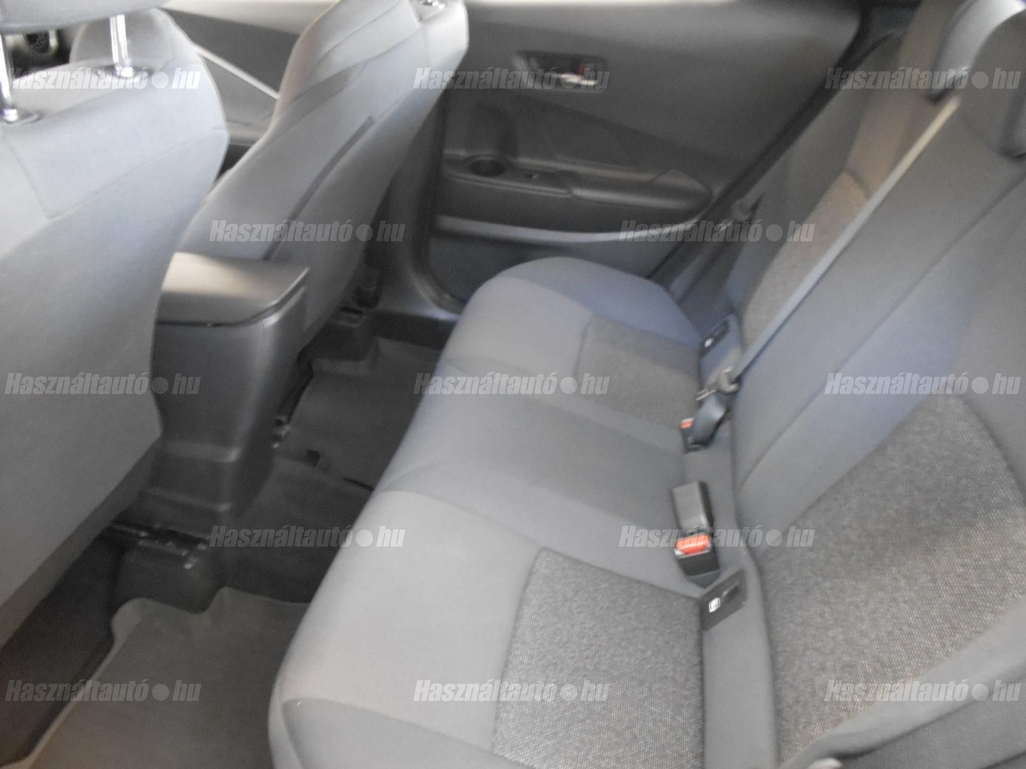 TOYOTA C-HR 1.8 Hybrid Comfort Business e-CVT ÁFÁ-s!