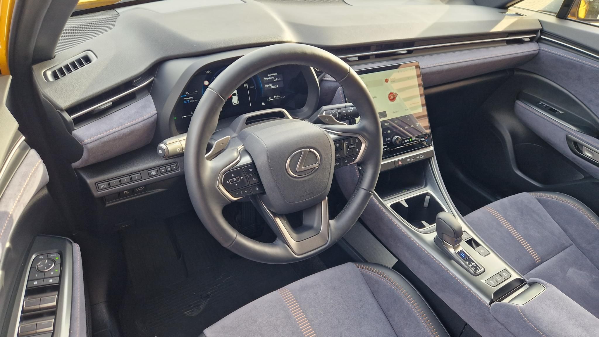 LEXUS LBX 1.5 Hybrid Cool Premium e-CVT