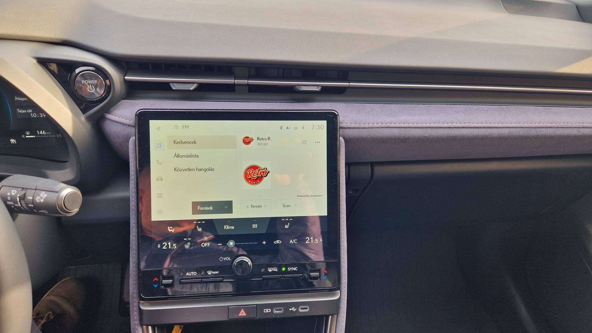 LEXUS LBX 1.5 Hybrid Cool Premium e-CVT
