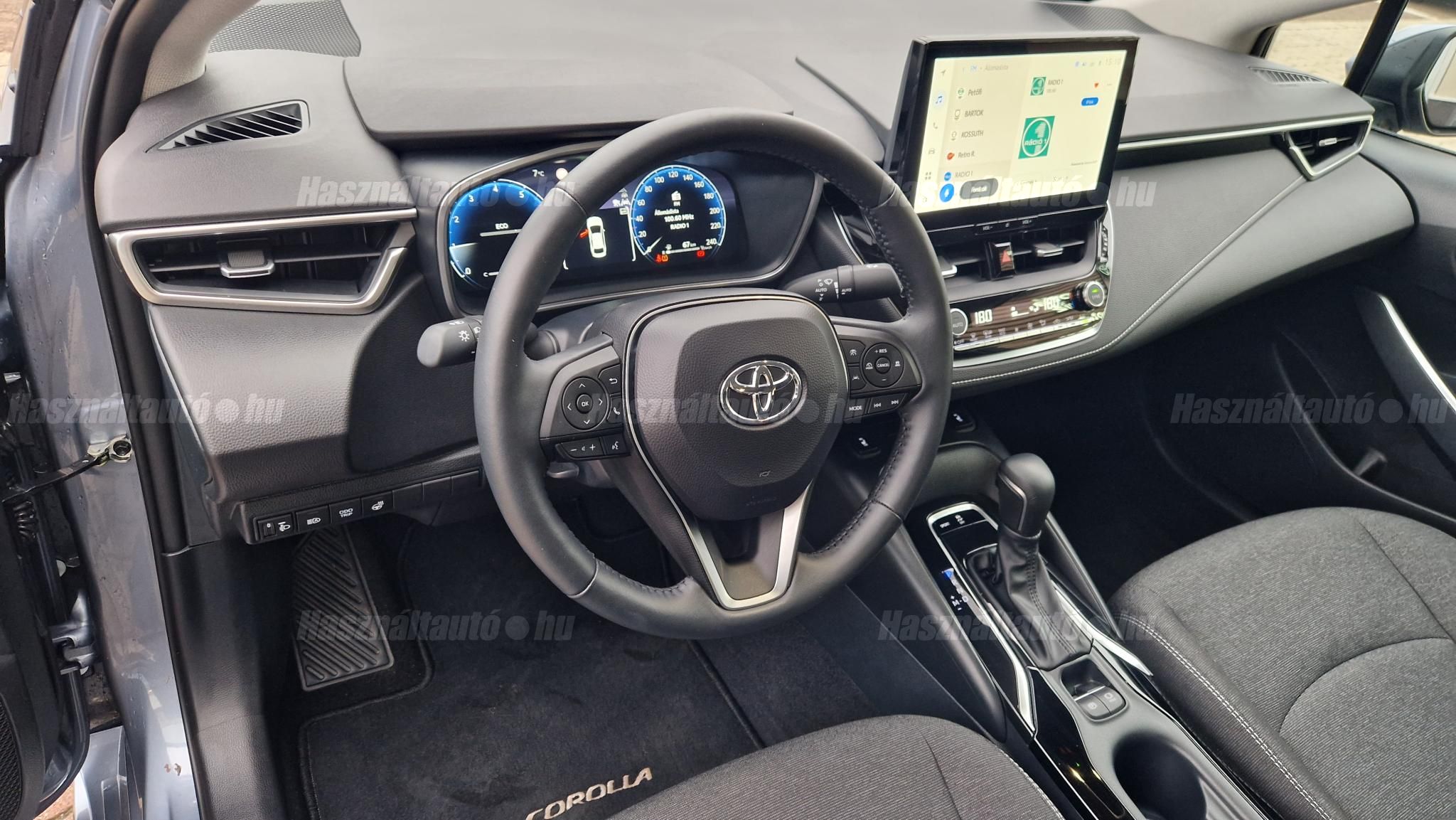 TOYOTA COROLLA Sedan 1.5 Comfort Tech CVT