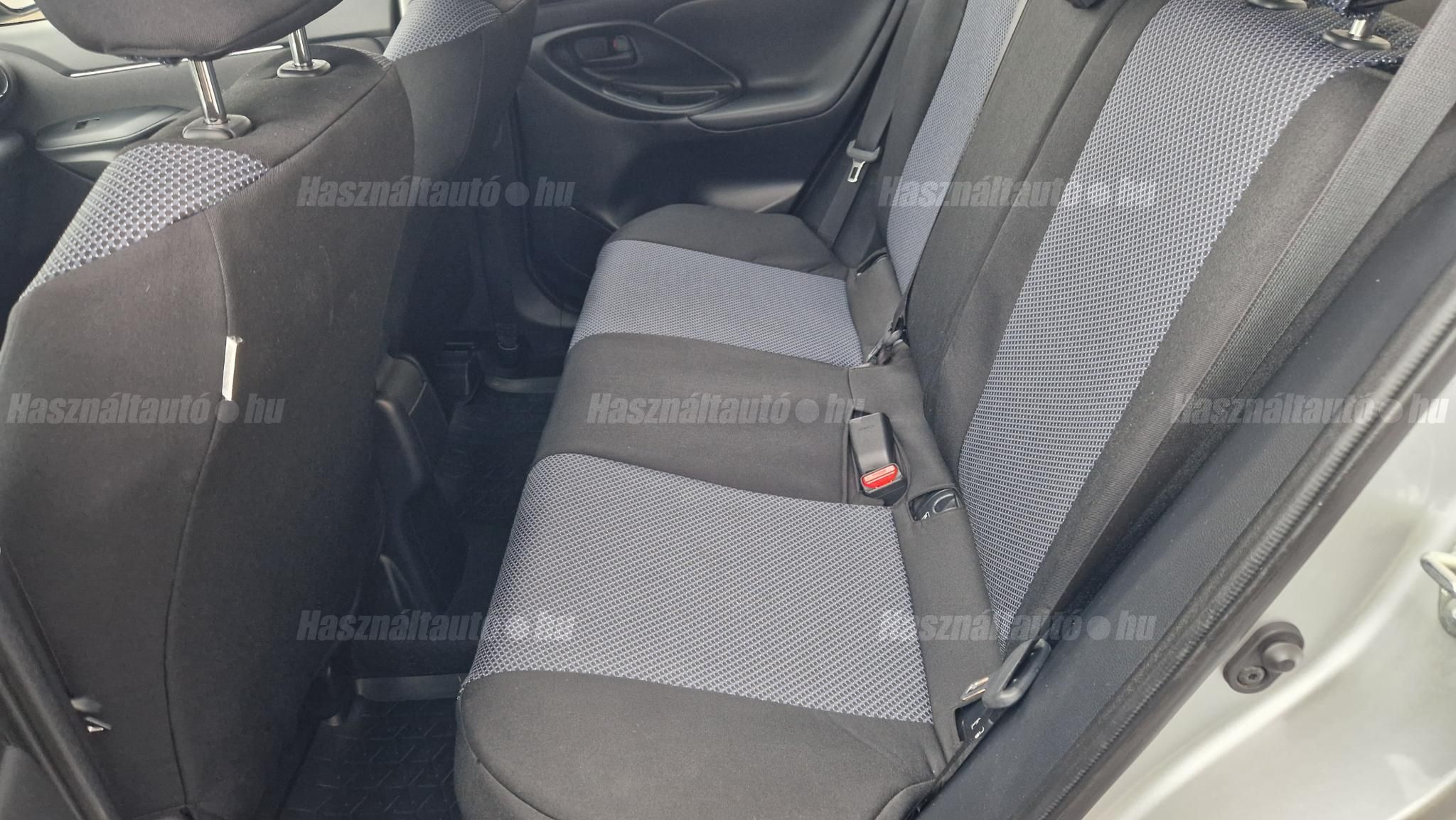 TOYOTA YARIS CROSS 1.5 Hybrid Comfort Business e-CVT