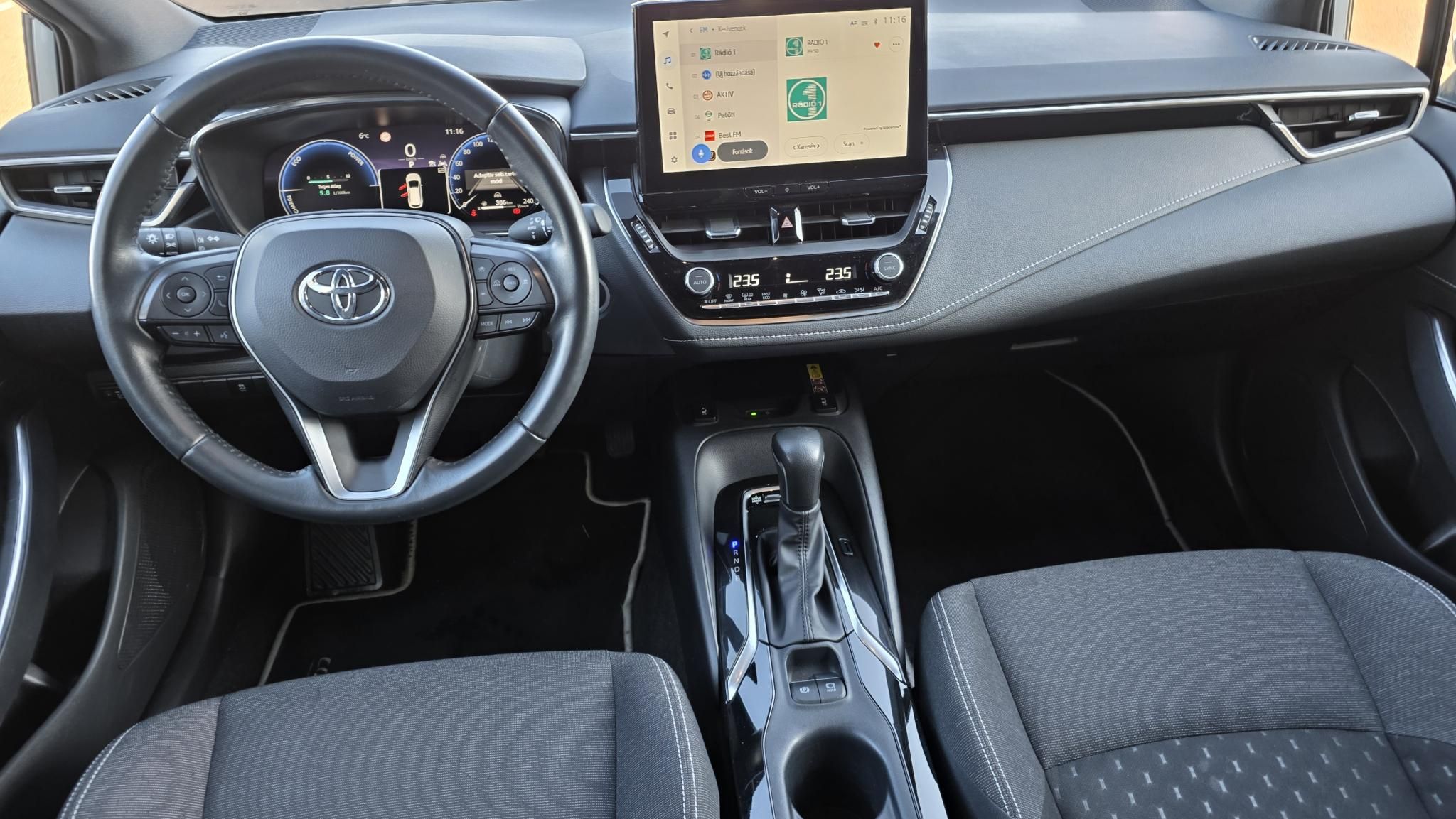 TOYOTA COROLLA Touring Sports 1.8 Hybrid Comfort Tech e-CVT