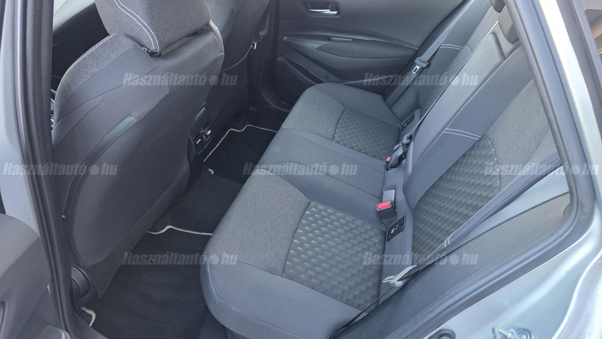 TOYOTA COROLLA Touring Sports 1.8 Hybrid Comfort Tech e-CVT