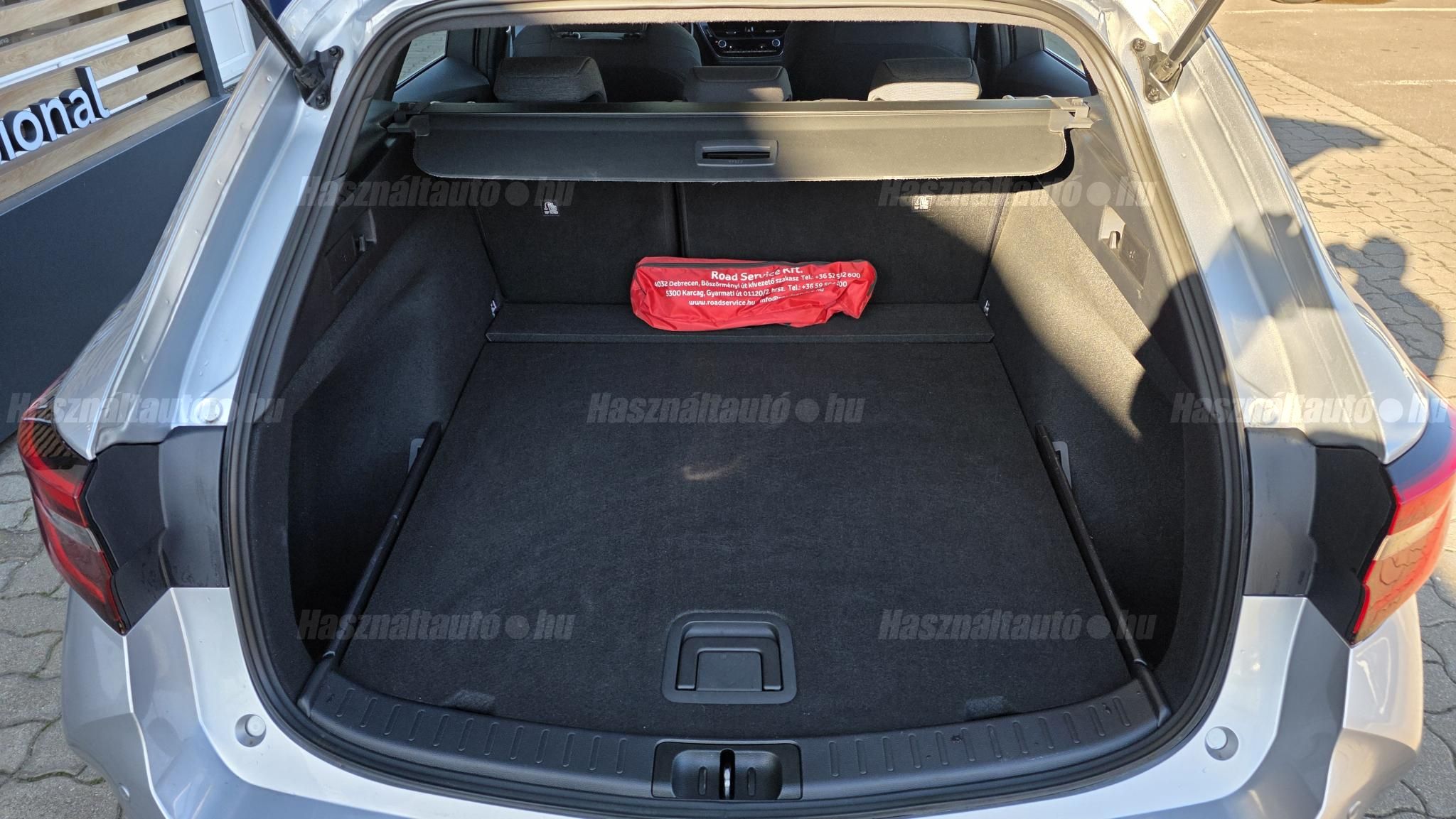 TOYOTA COROLLA Touring Sports 1.8 Hybrid Comfort Tech e-CVT