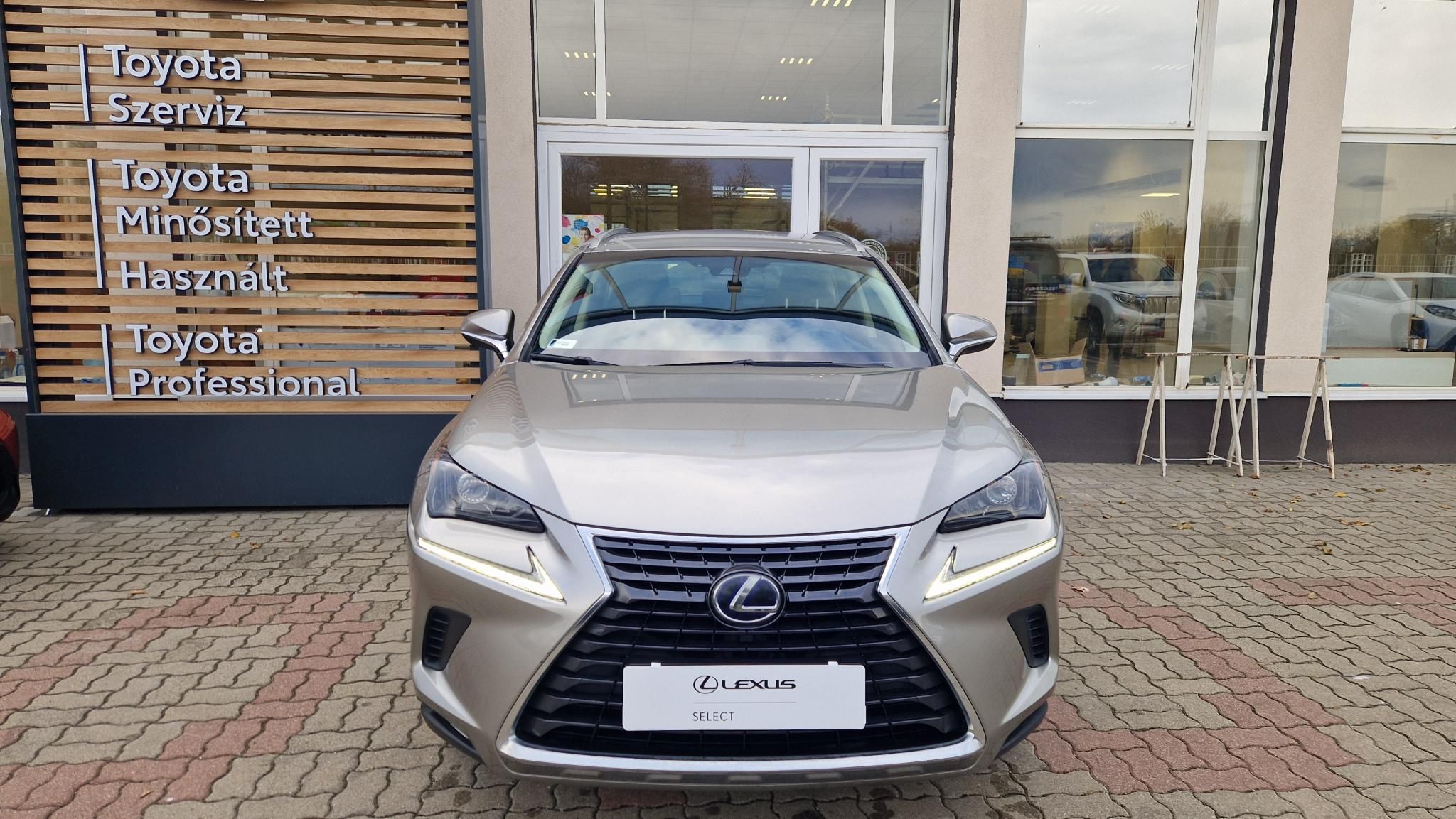LEXUS NX 300h Elegance Safety FWD CVT