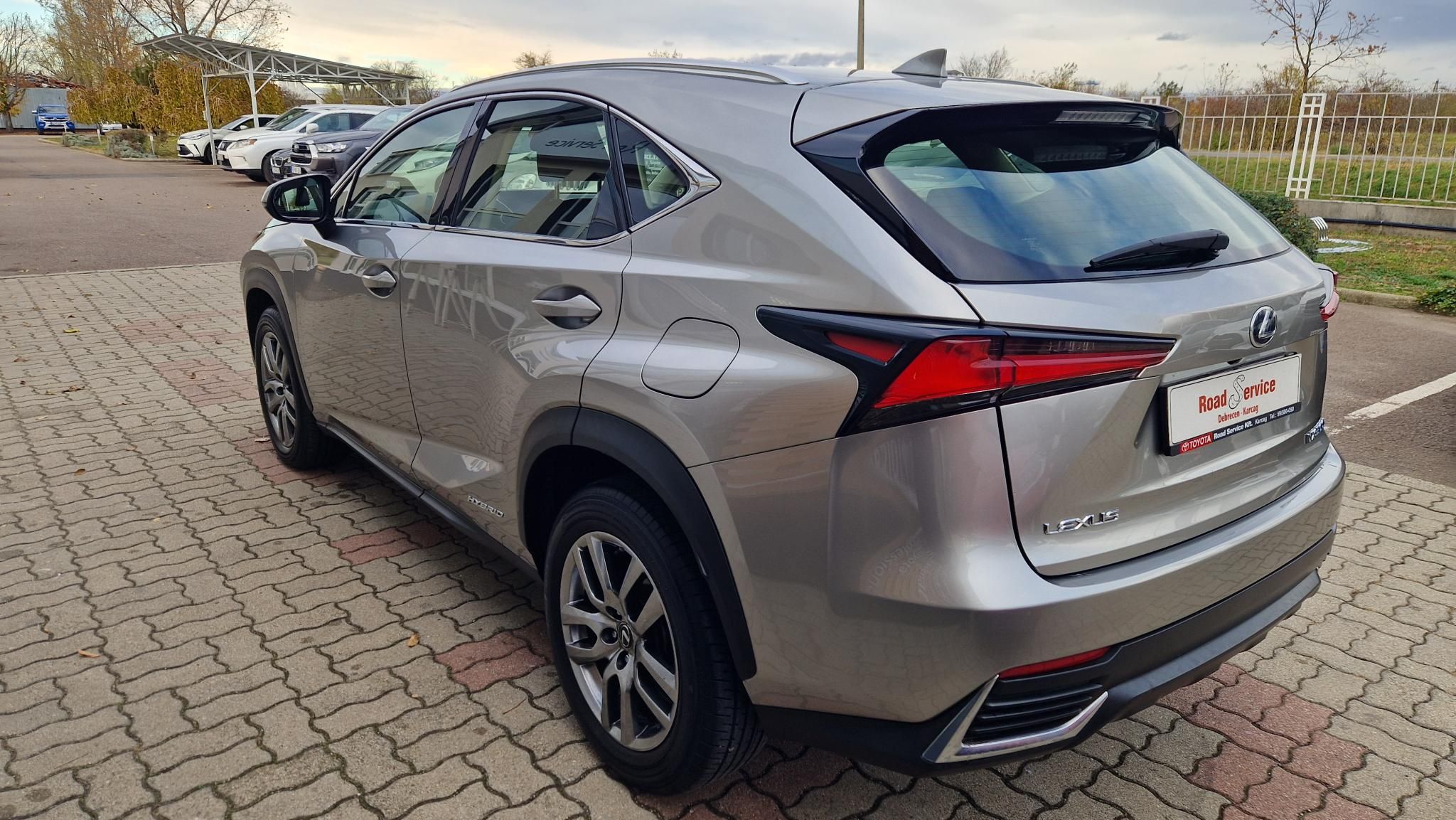 LEXUS NX 300h Elegance Safety FWD CVT