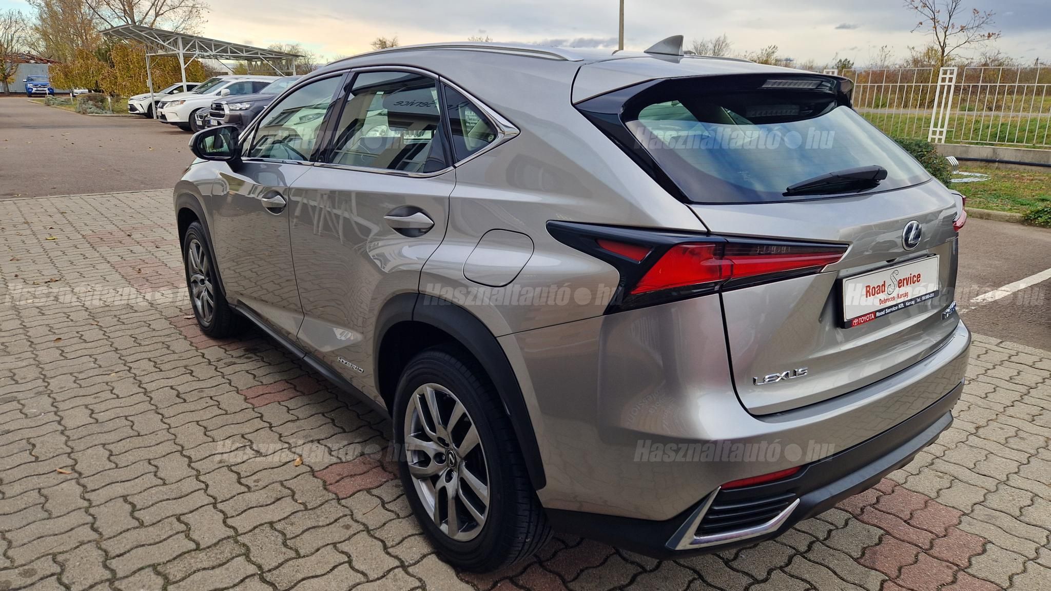 LEXUS NX 300h Elegance Safety FWD CVT