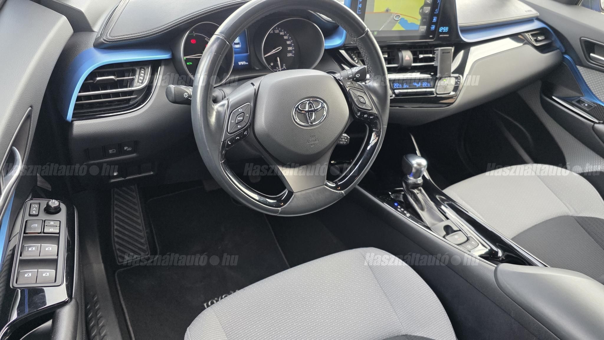 TOYOTA C-HR 1.8 Hybrid Dynamic Comfort LED e-CVT