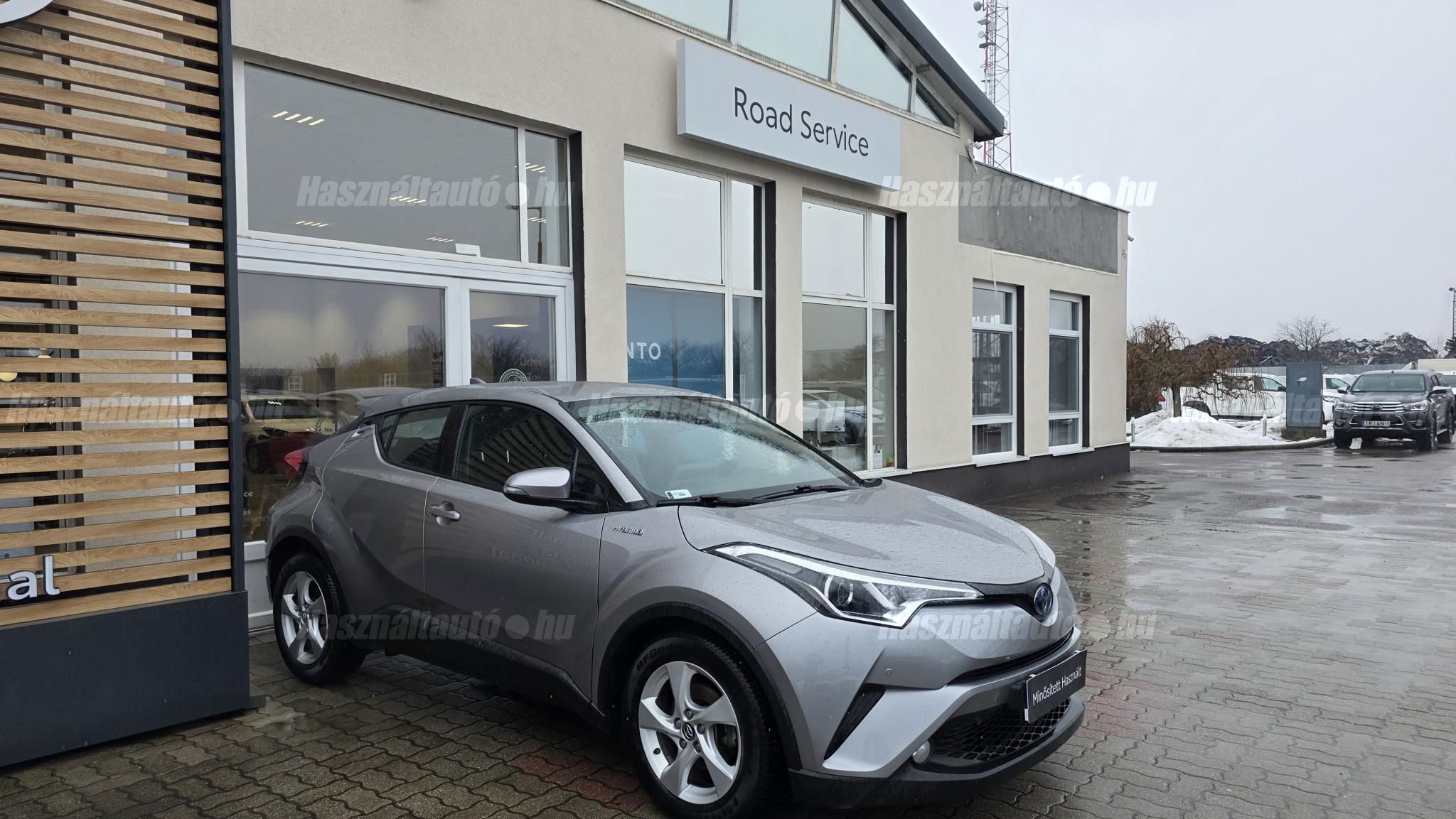 TOYOTA C-HR 1.8 Hybrid Active (ülésfűtéssel) e-CVT