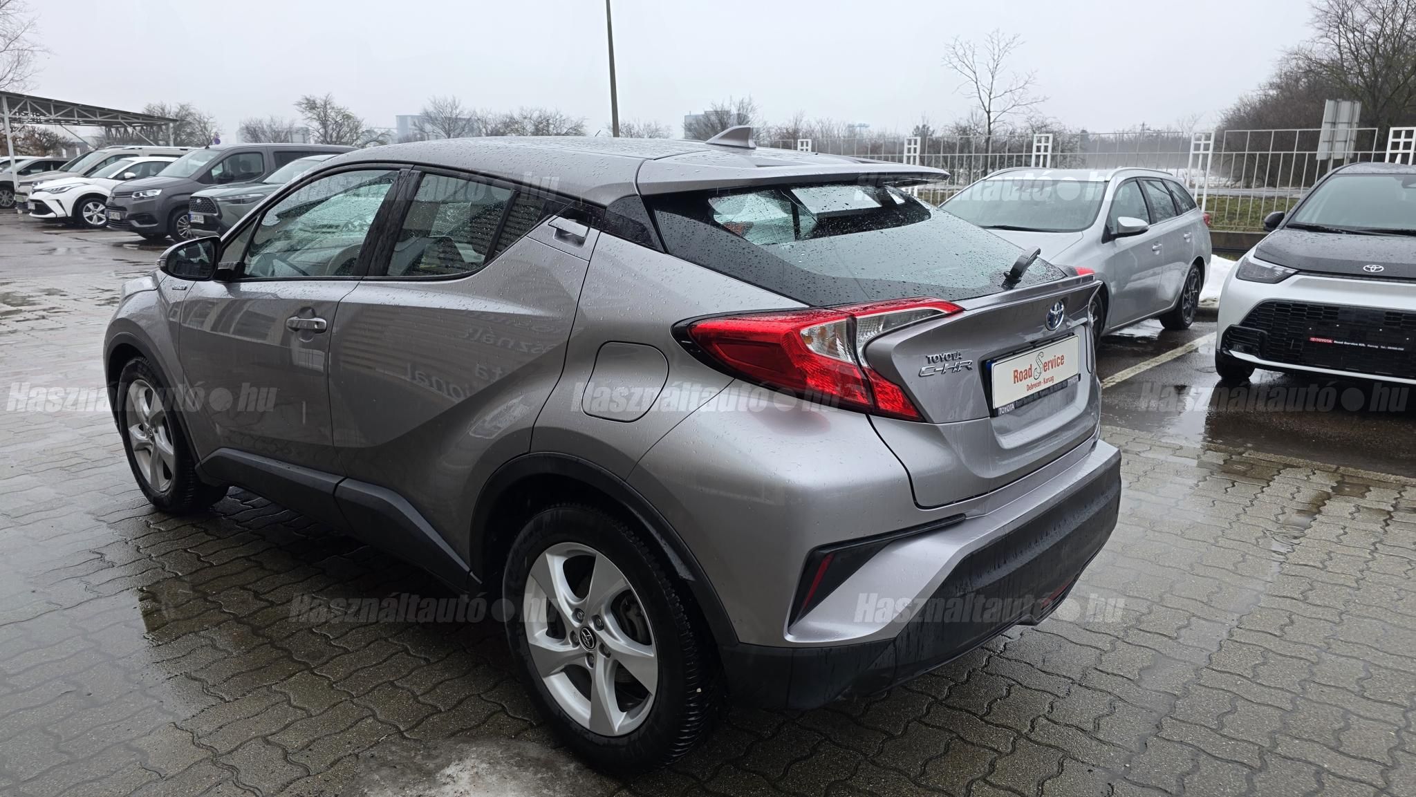 TOYOTA C-HR 1.8 Hybrid Active (ülésfűtéssel) e-CVT