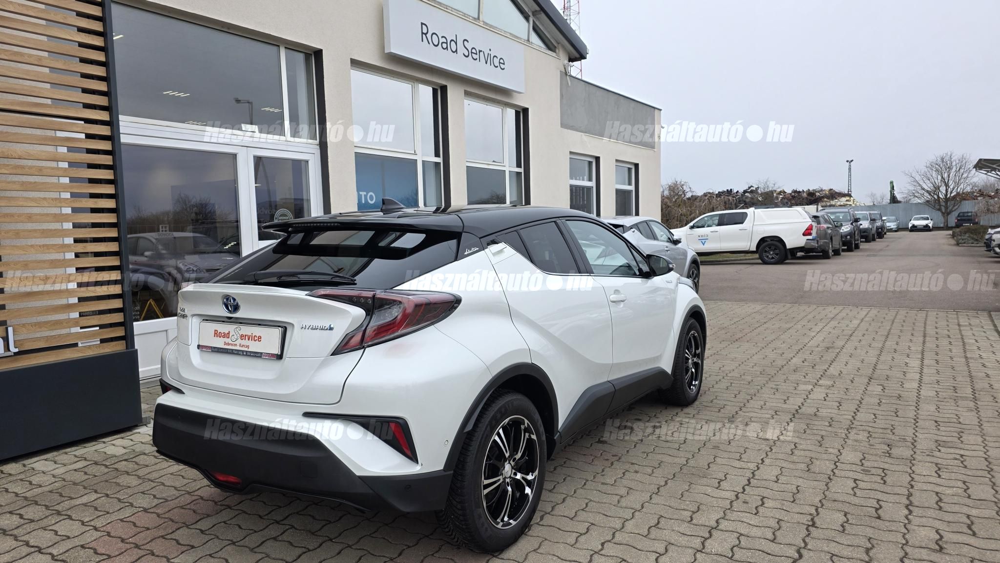 TOYOTA C-HR 1.8 Hybrid Selection e-CVT