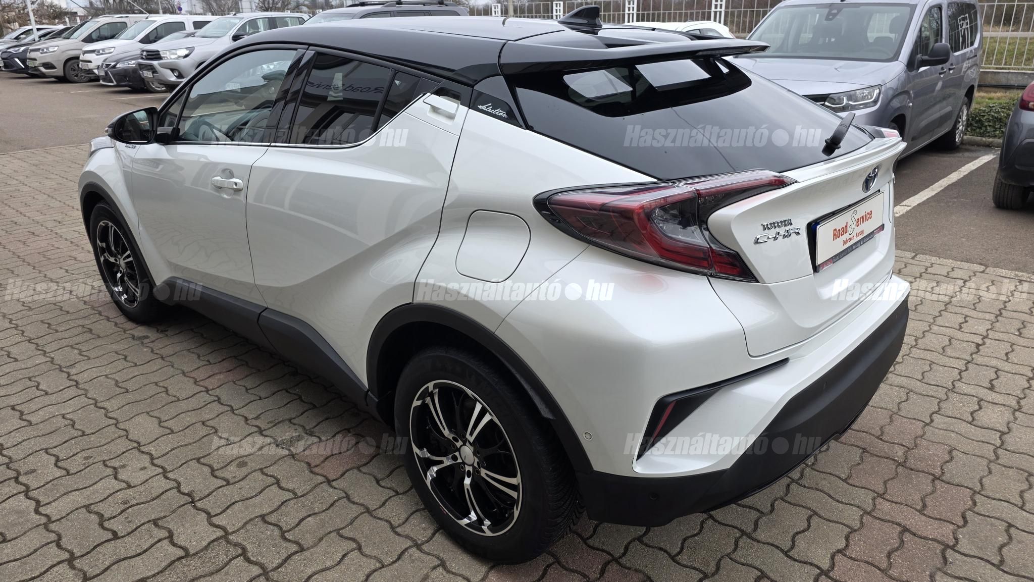 TOYOTA C-HR 1.8 Hybrid Selection e-CVT