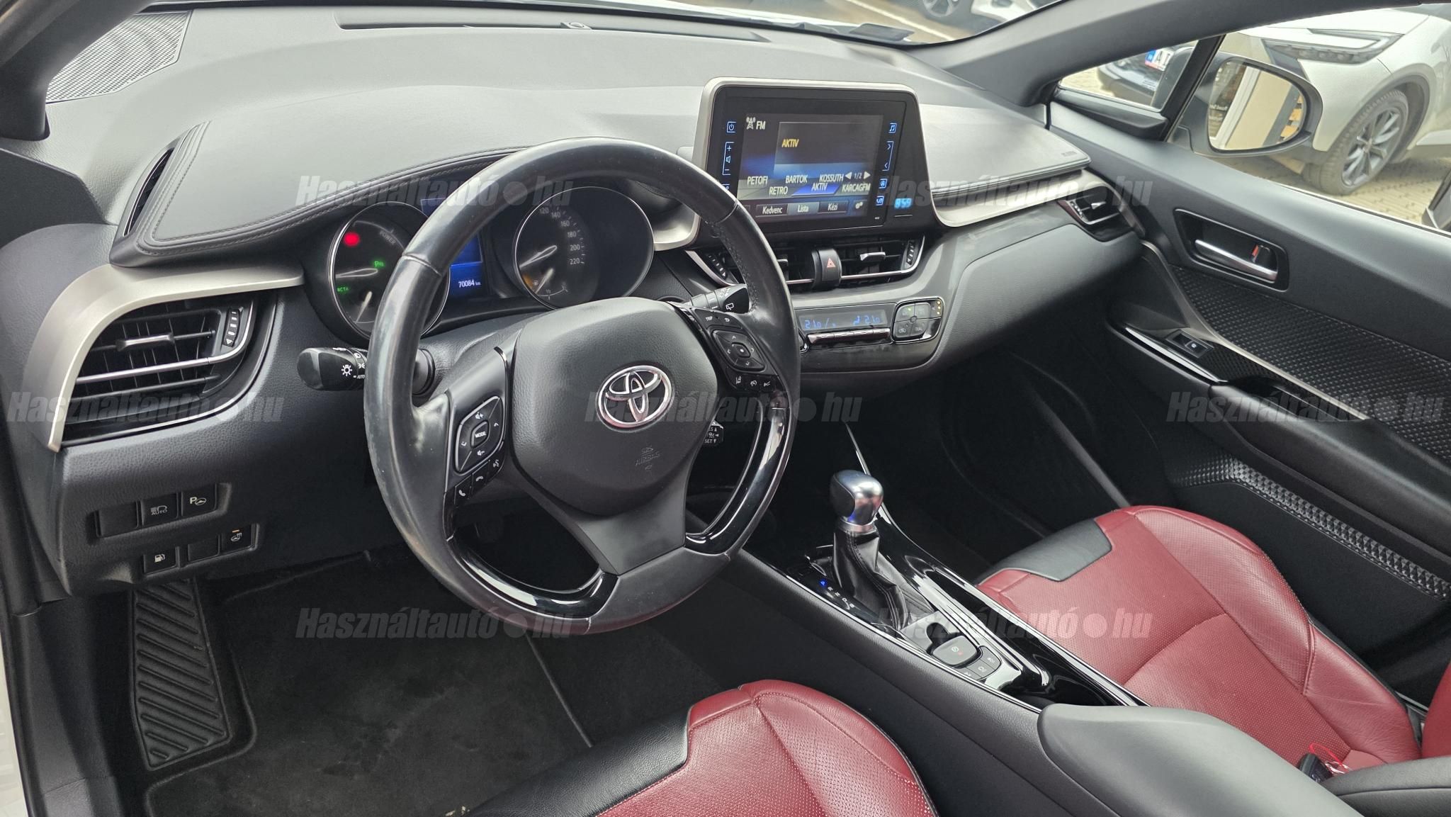 TOYOTA C-HR 1.8 Hybrid Selection e-CVT