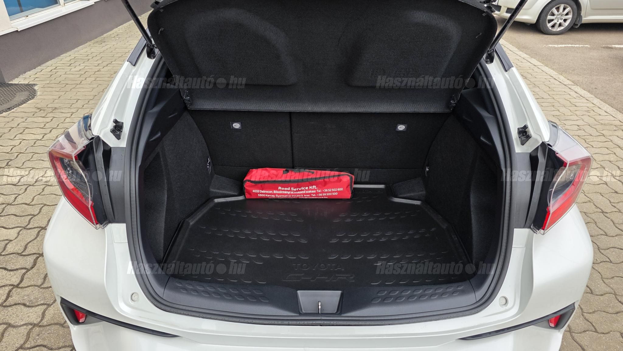 TOYOTA C-HR 1.8 Hybrid Selection e-CVT