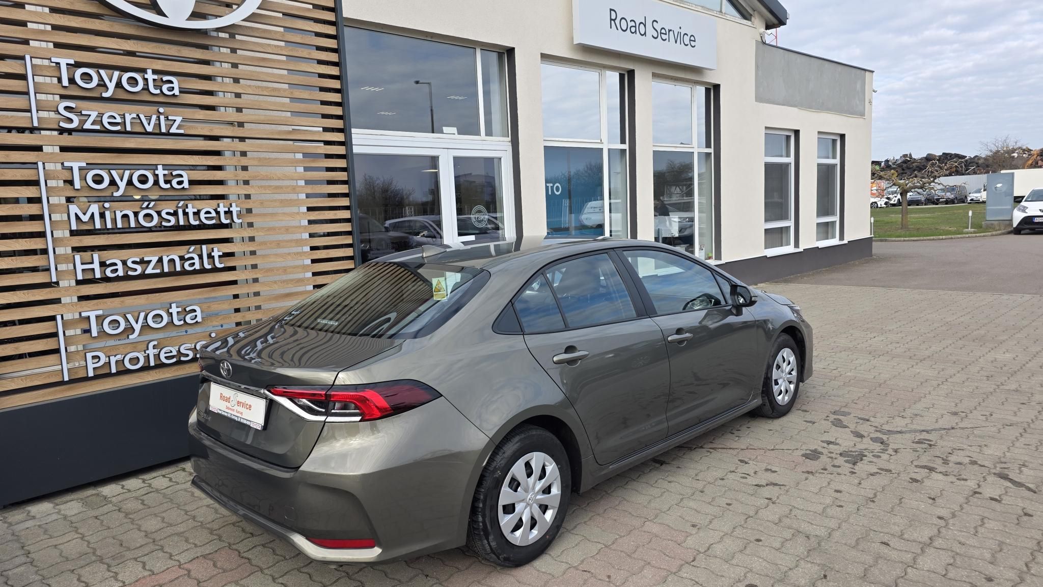 TOYOTA COROLLA Sedan 1.5 Active