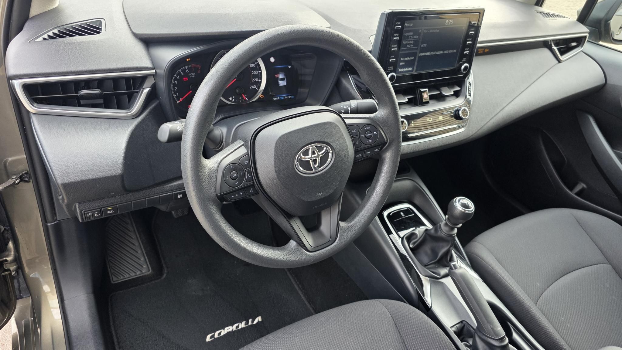 TOYOTA COROLLA Sedan 1.5 Active