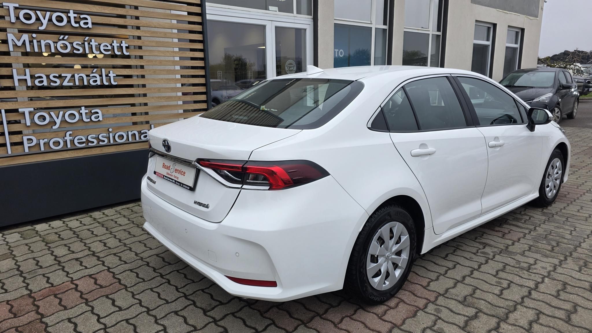 TOYOTA COROLLA Sedan 1.8 Hybrid Comfort Business e-CVT