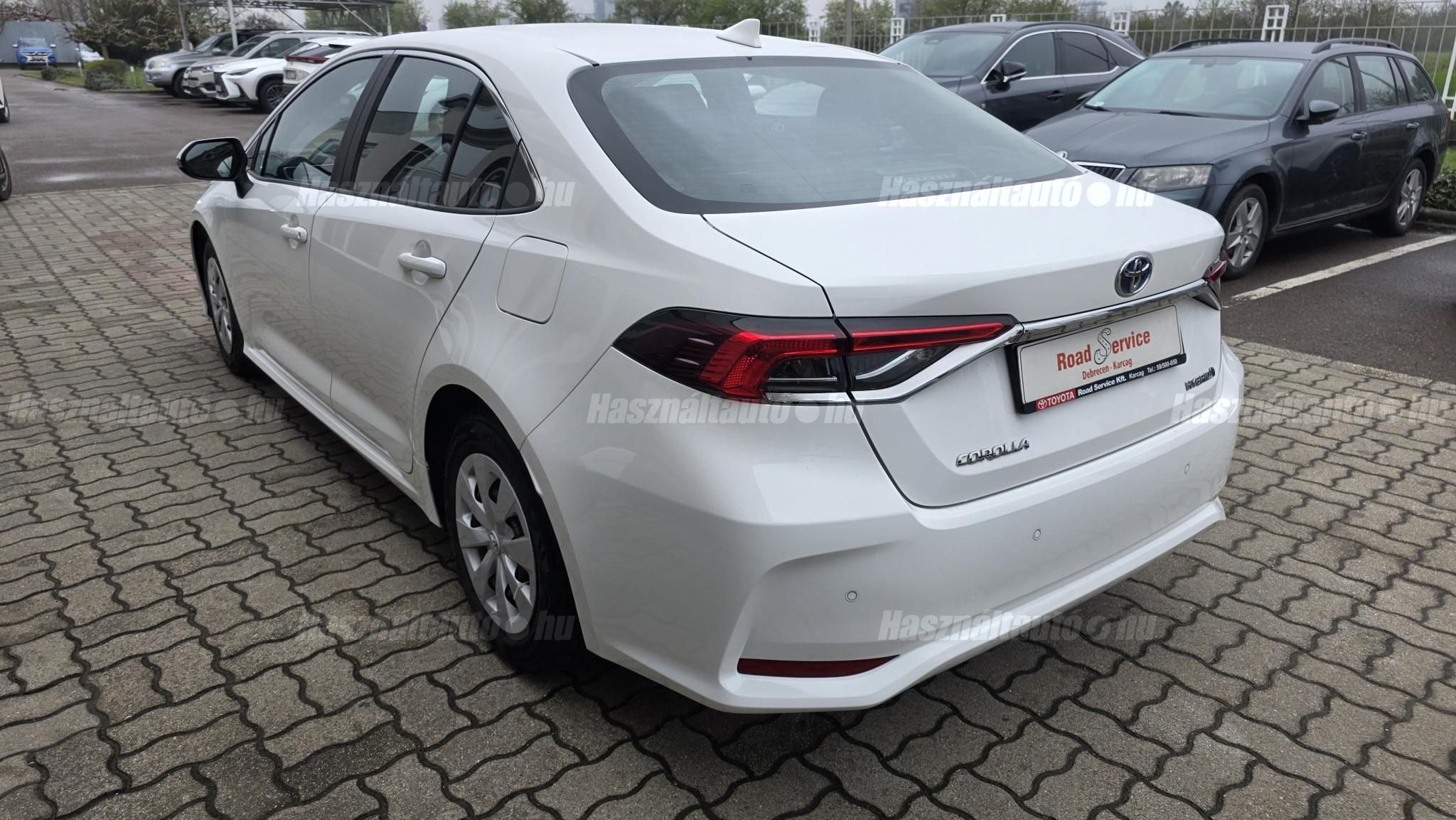 TOYOTA COROLLA Sedan 1.8 Hybrid Comfort Business e-CVT