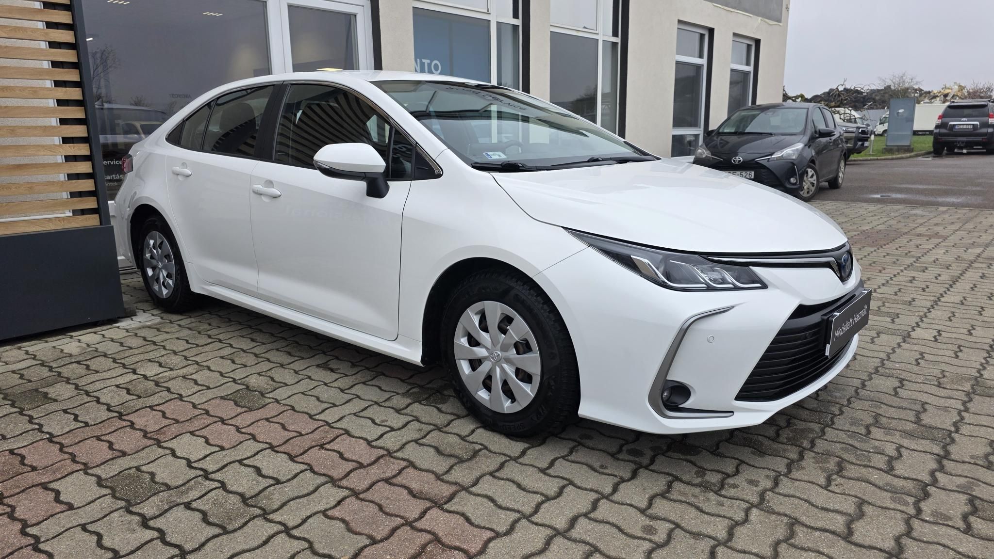 TOYOTA COROLLA Sedan 1.8 Hybrid Comfort Business e-CVT