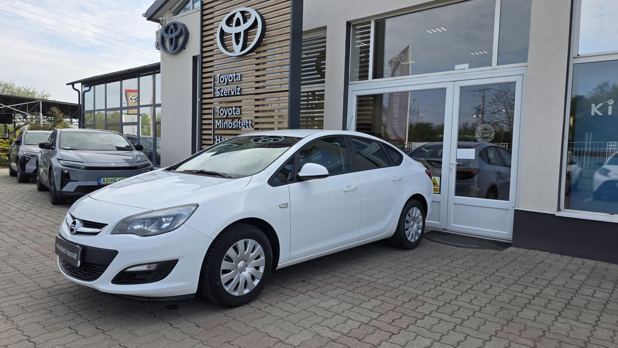 OPEL ASTRA J Sedan 1.6 Enjoy EURO6