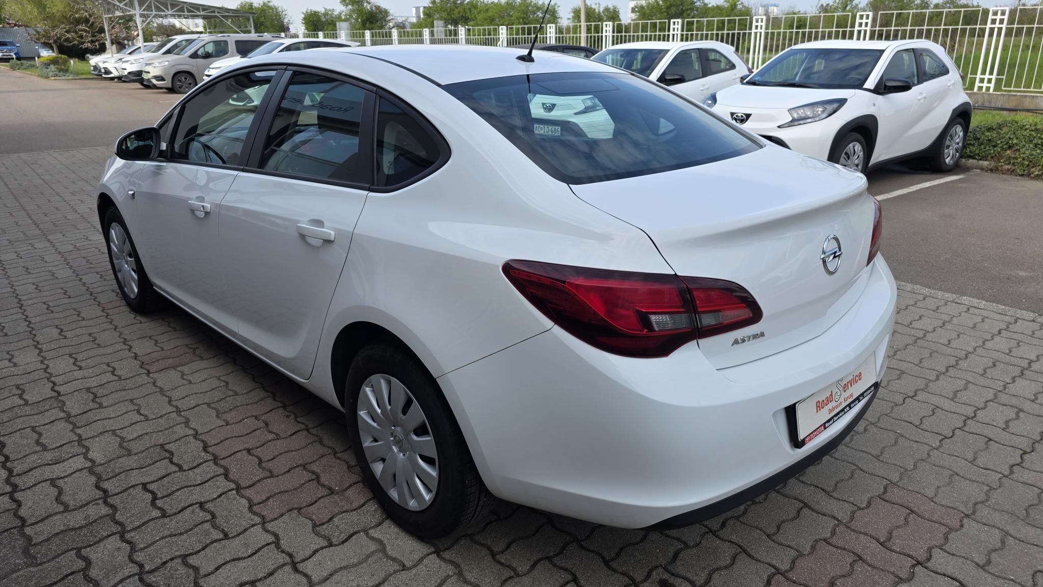 OPEL ASTRA J Sedan 1.6 Enjoy EURO6