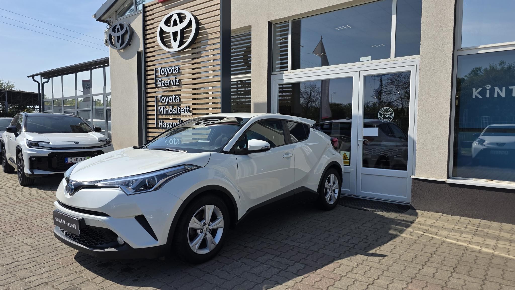 TOYOTA C-HR 1.8 Hybrid Active (ülésfűtéssel) e-CVT