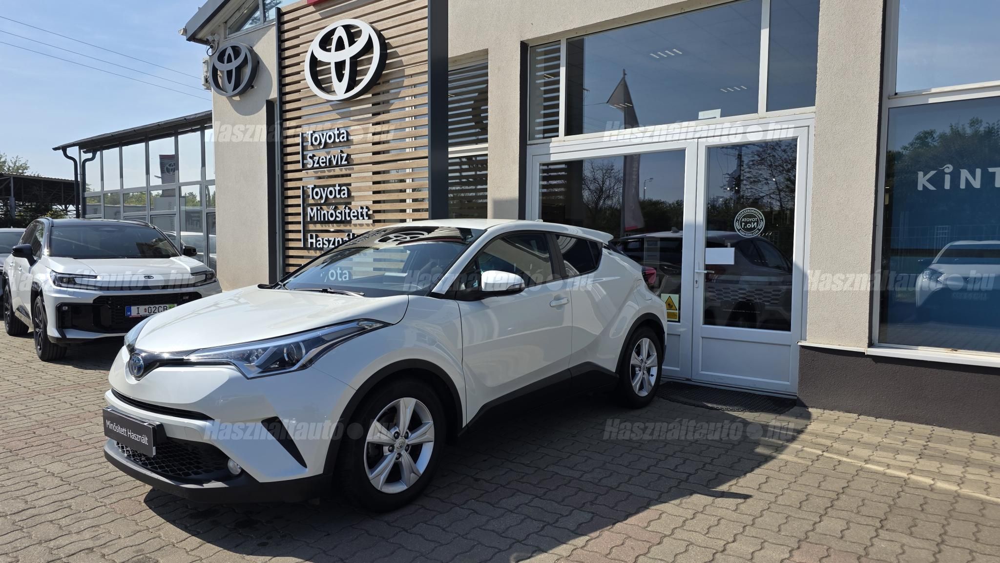 TOYOTA C-HR 1.8 Hybrid Active (ülésfűtéssel) e-CVT