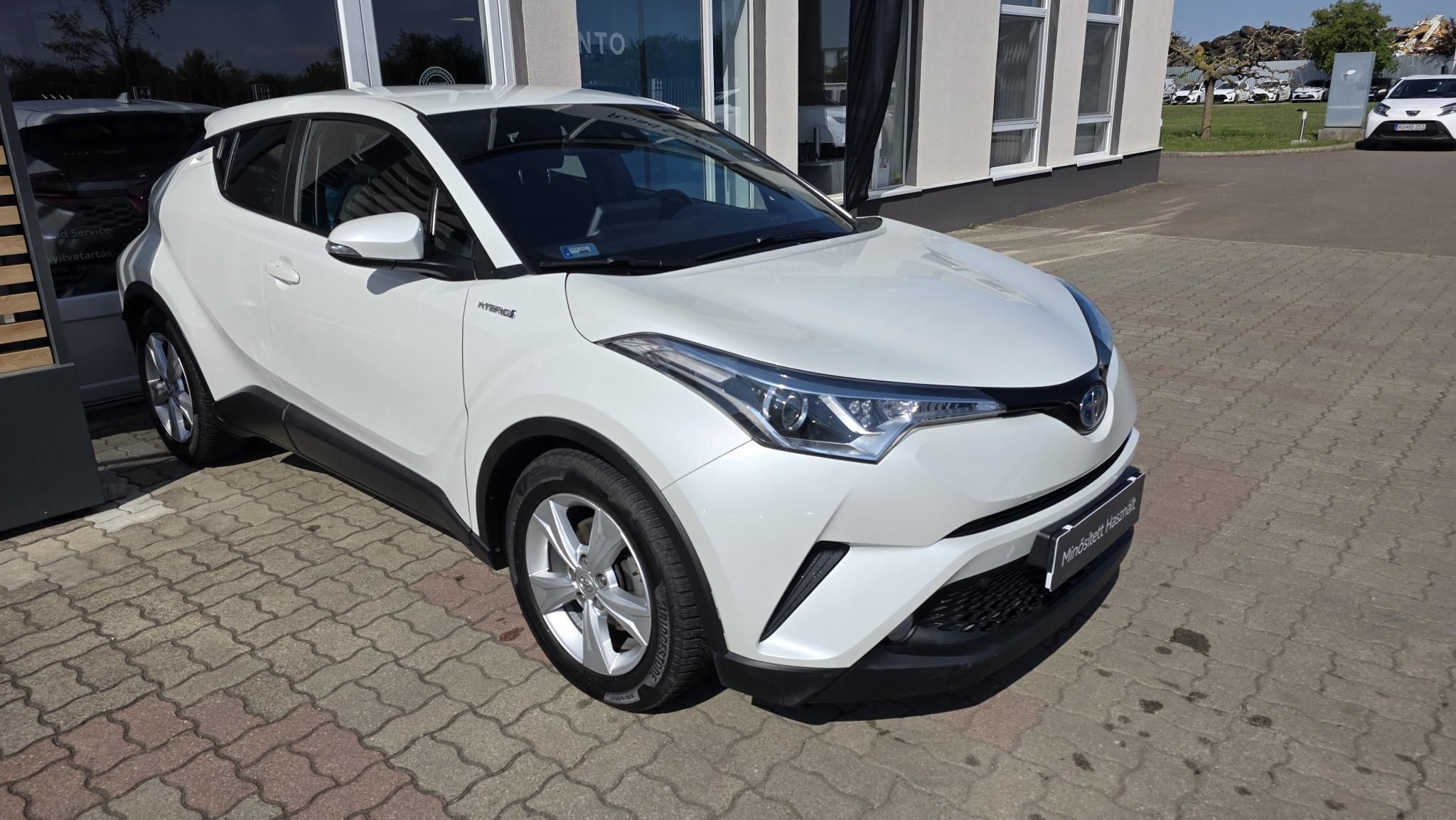 TOYOTA C-HR 1.8 Hybrid Active (ülésfűtéssel) e-CVT