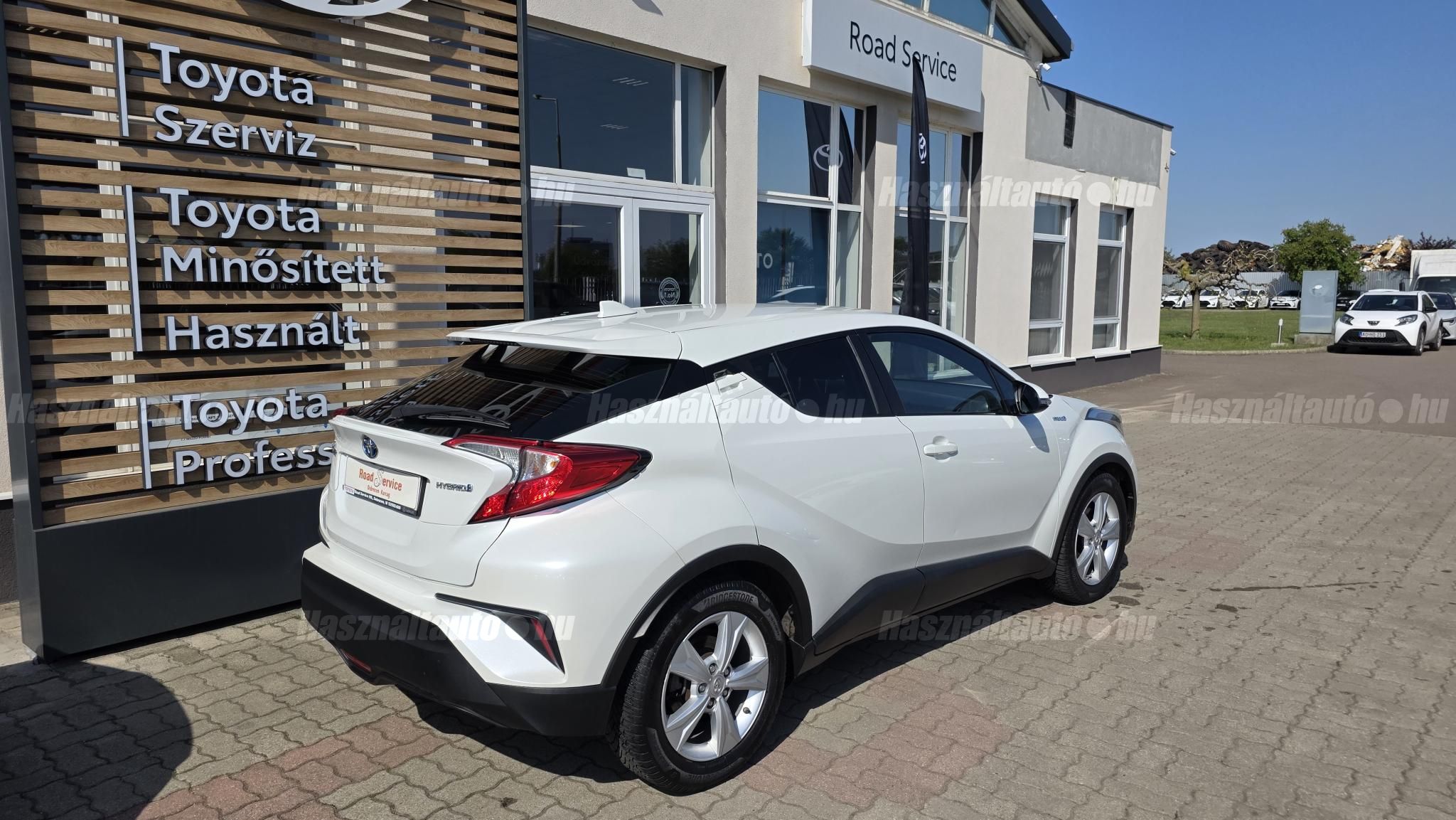 TOYOTA C-HR 1.8 Hybrid Active (ülésfűtéssel) e-CVT