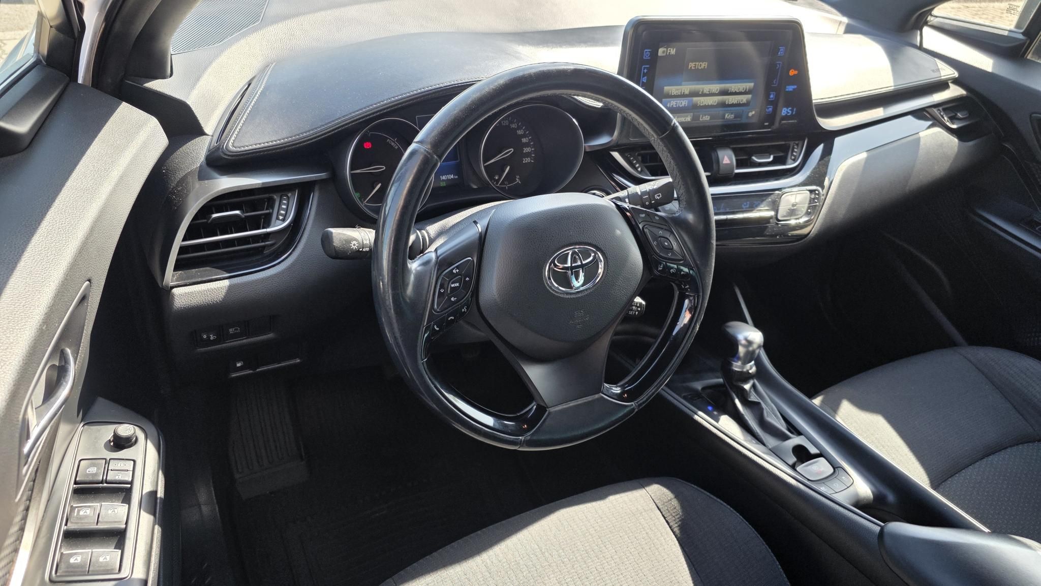 TOYOTA C-HR 1.8 Hybrid Active (ülésfűtéssel) e-CVT